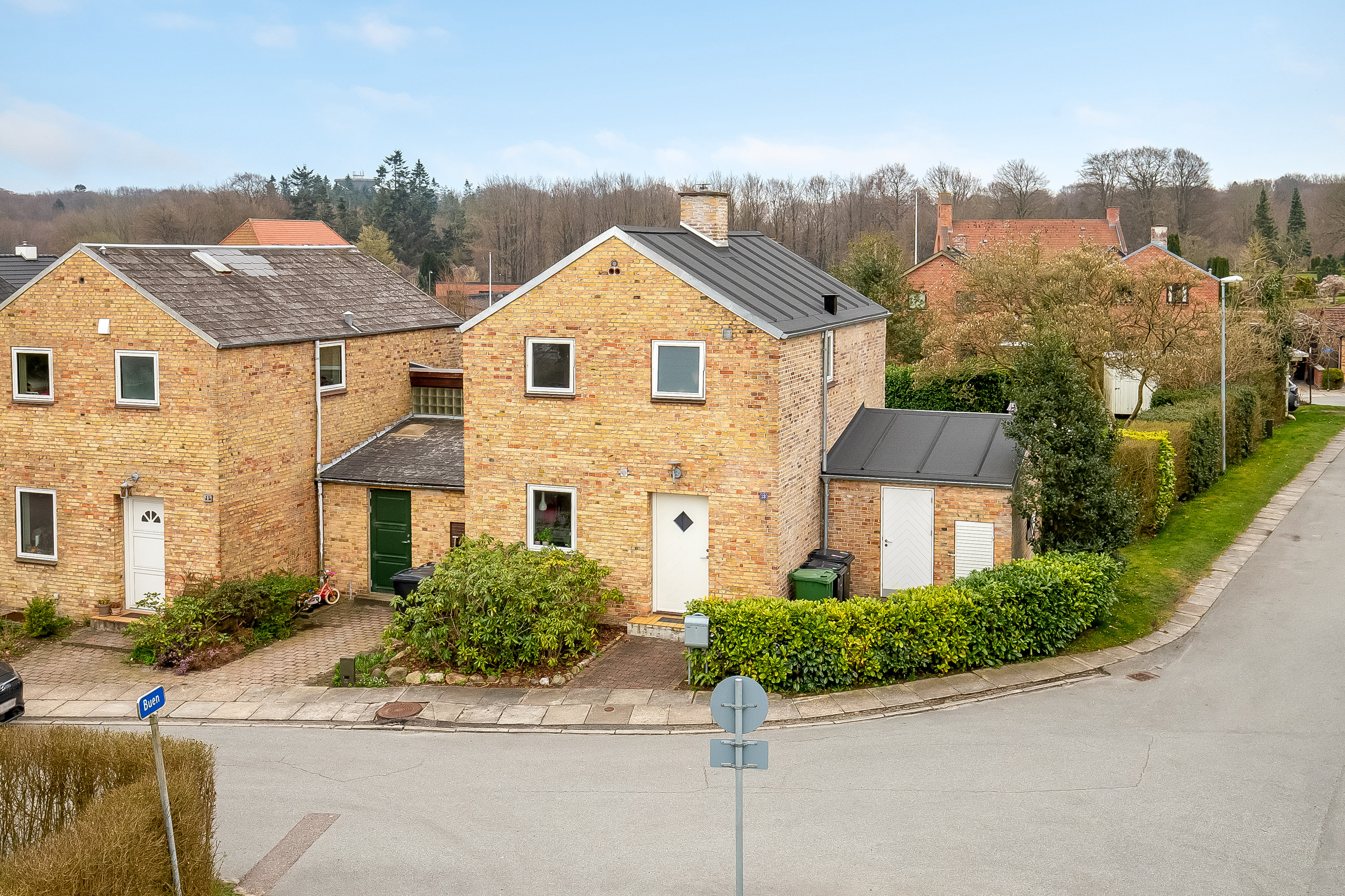 Fremhævet mastefoto billede i fuldskærmstilstand. Billede af Magnoliavej 13, 7100 Vejle