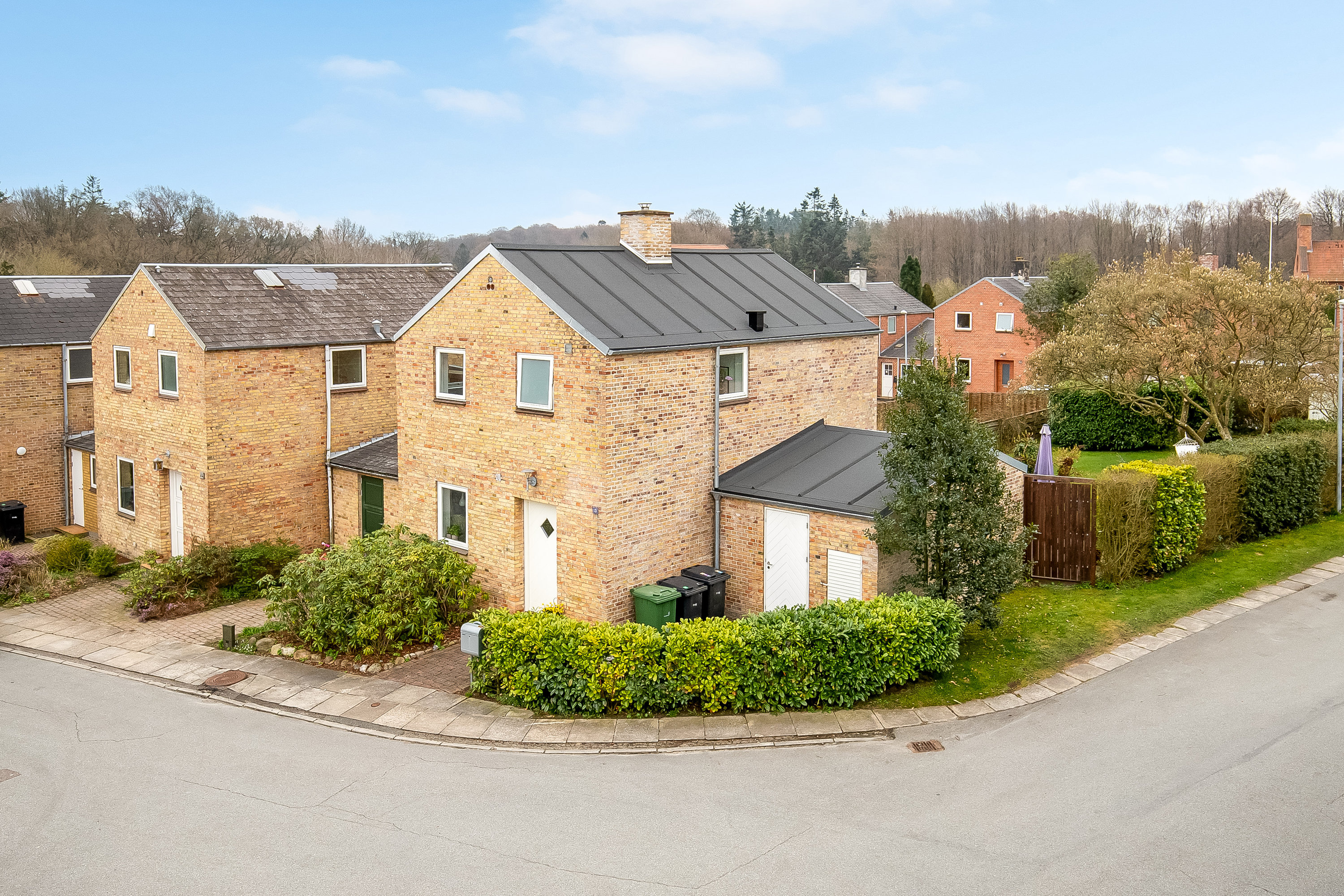 Fremhævet mastefoto billede i fuldskærmstilstand. Billede af Magnoliavej 13, 7100 Vejle