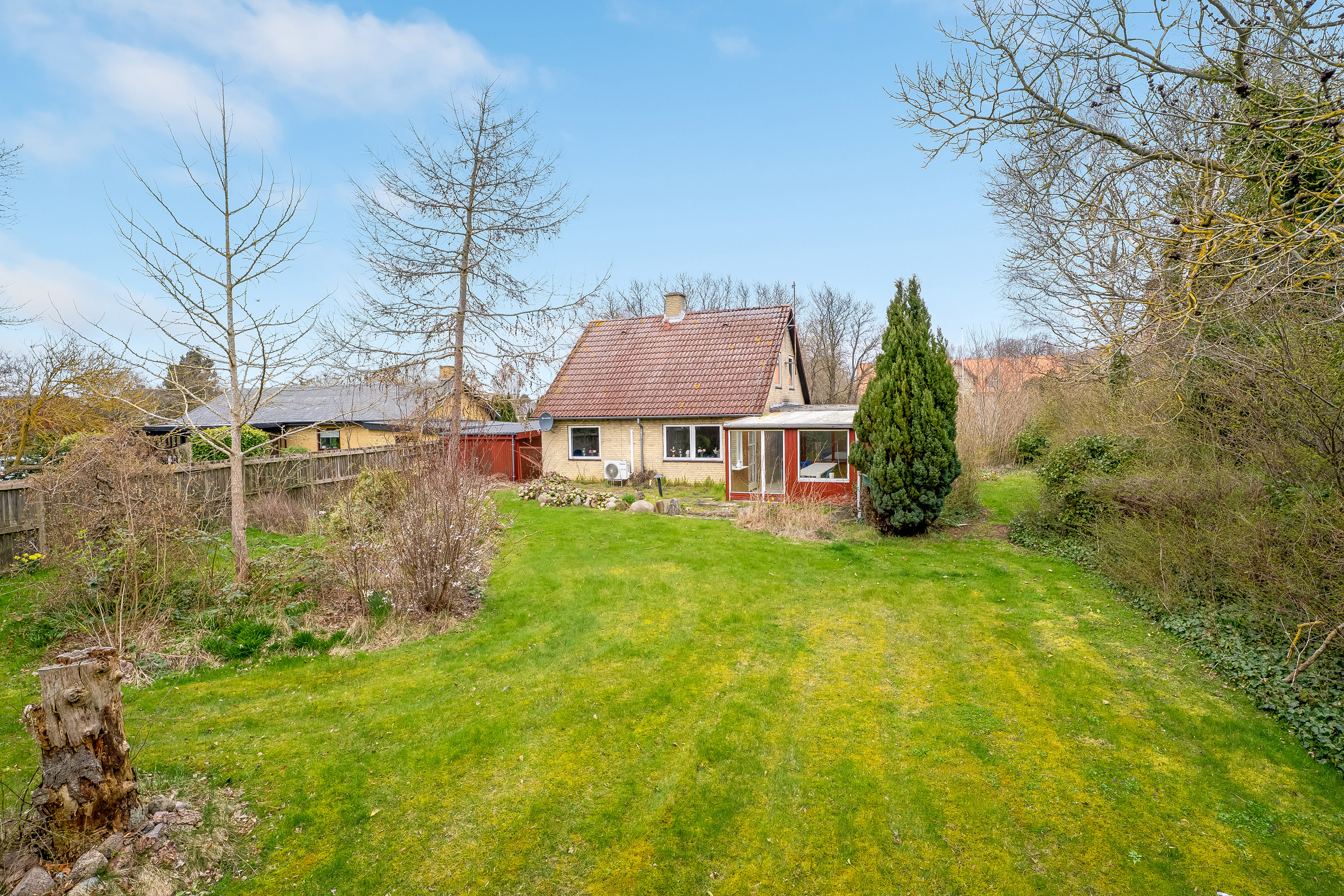 Fremhævet mastefoto billede i fuldskærmstilstand. Billede af Præstevangen 1, 4983 Dannemare