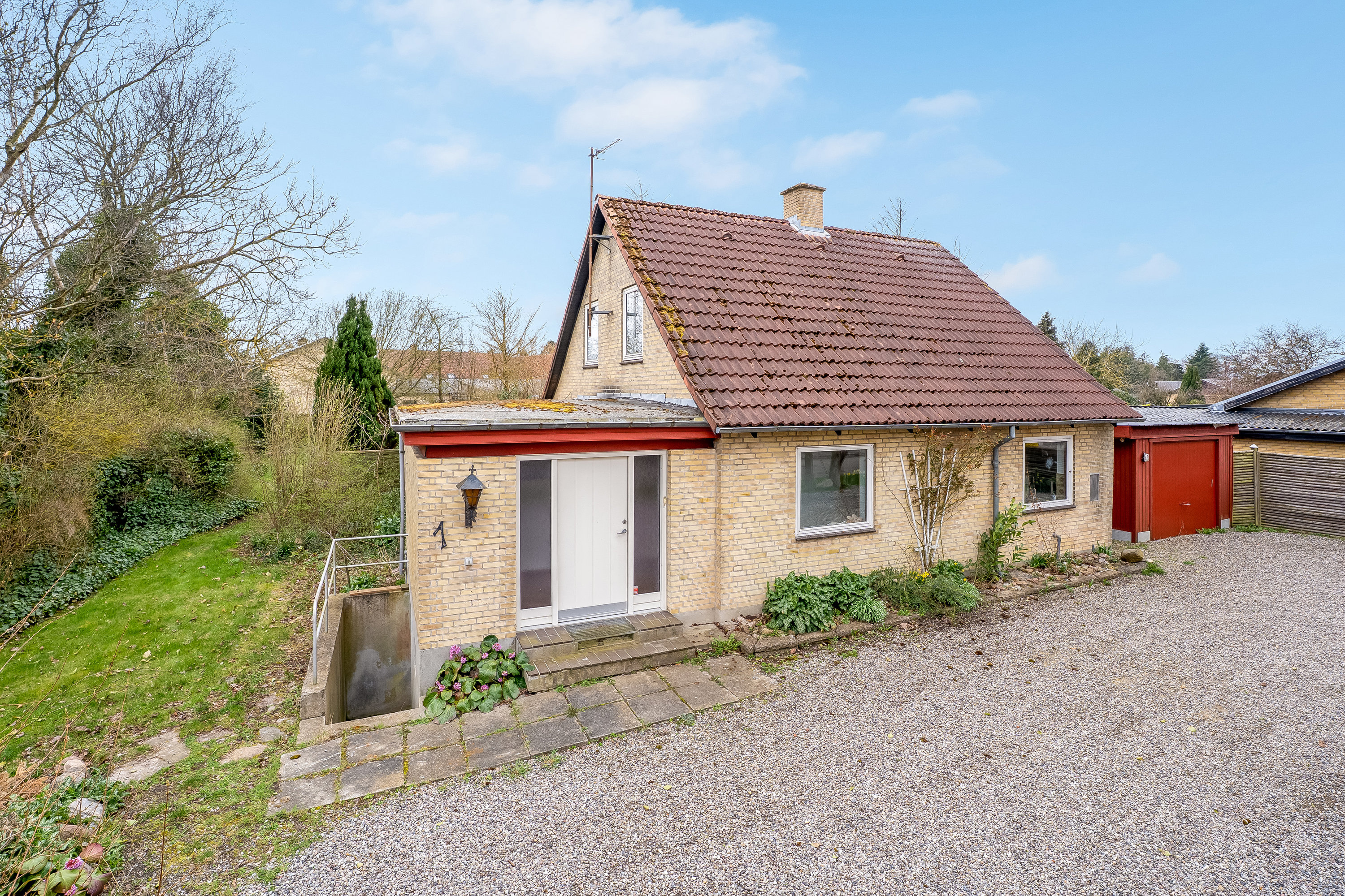 Fremhævet mastefoto billede i fuldskærmstilstand. Billede af Præstevangen 1, 4983 Dannemare