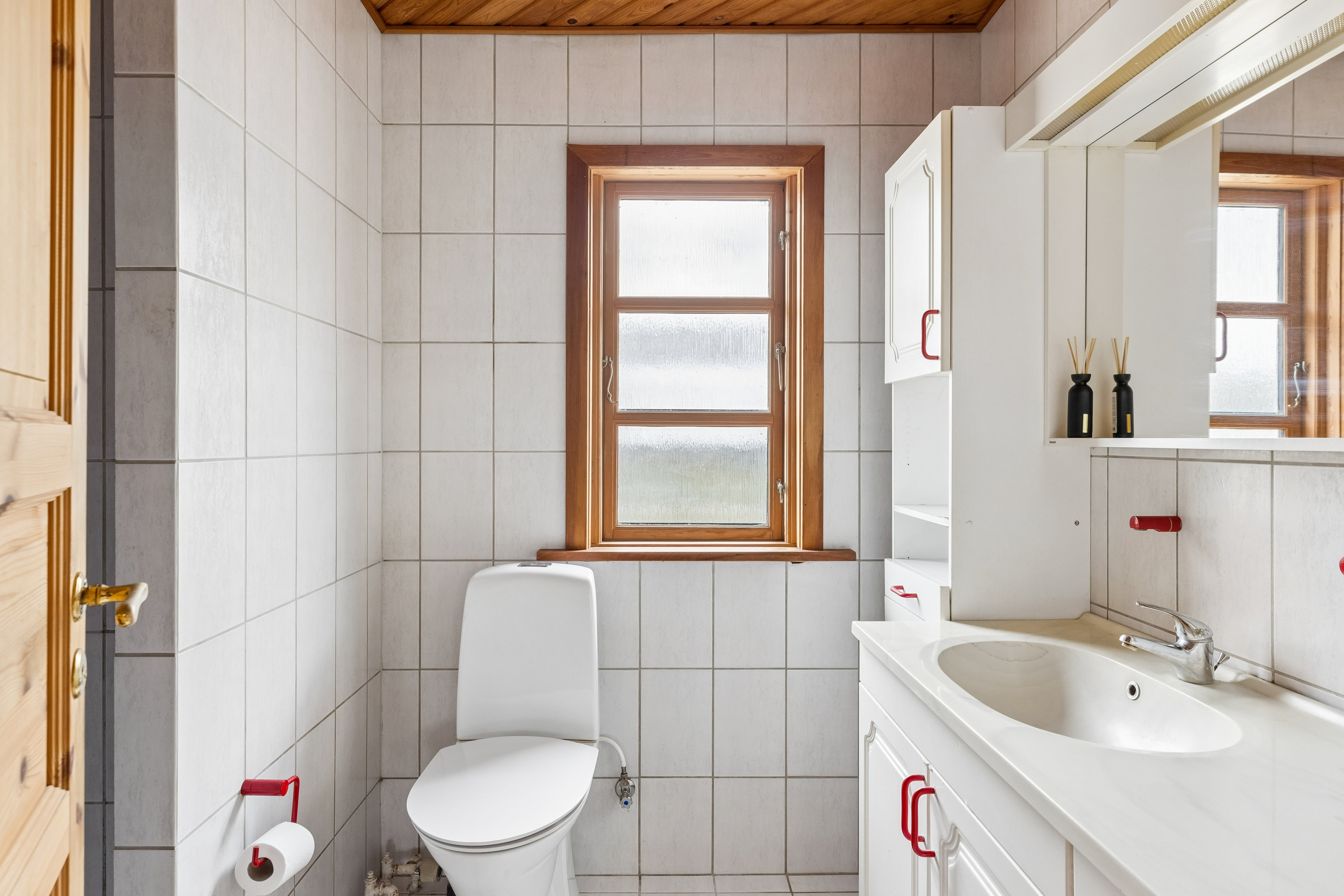 Fremhævet badeværelse billede i fuldskærmstilstand. Billede af Stærevænget 11, 6310 Broager