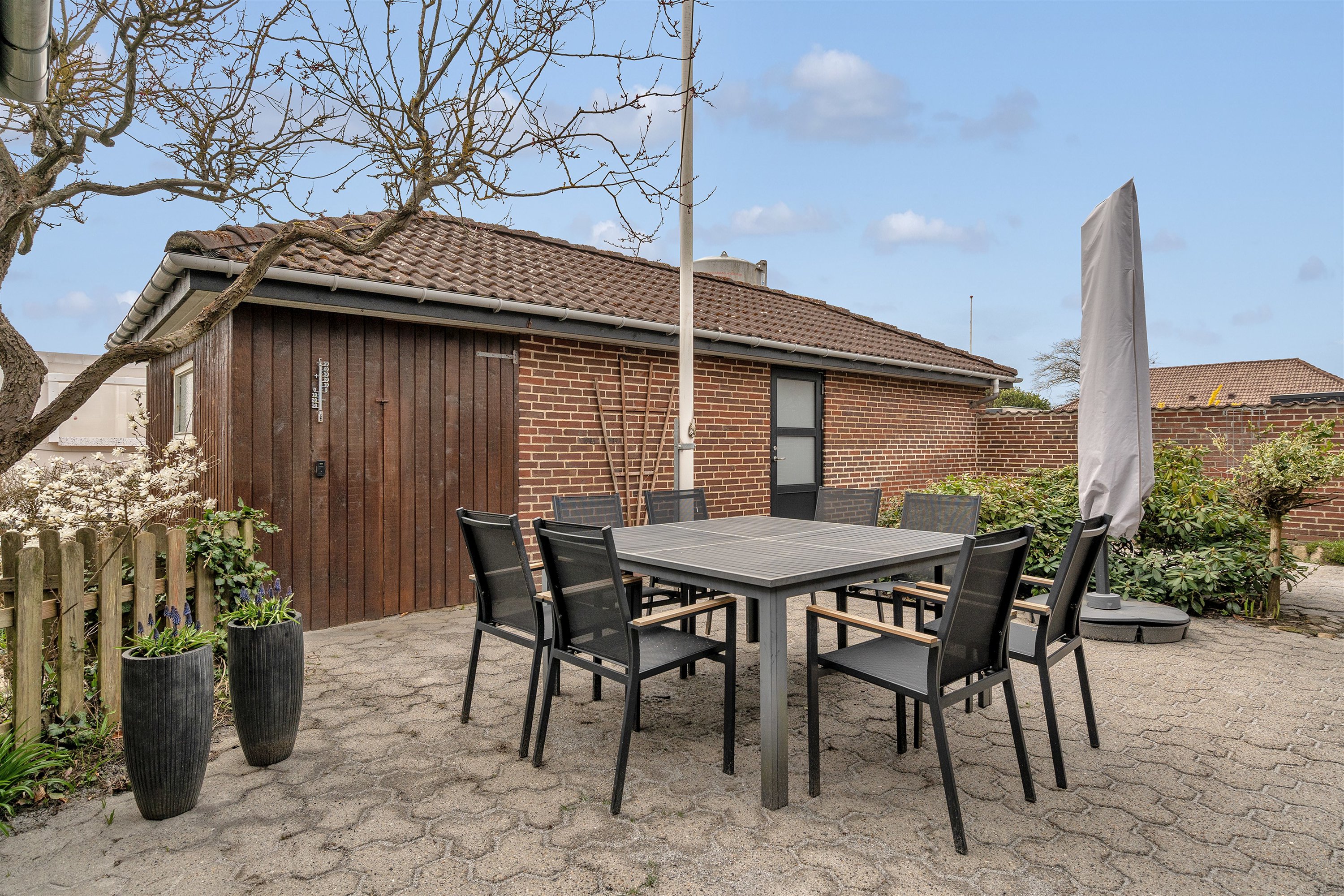 Fremhævet terrasse billede i fuldskærmstilstand. Billede af Skovbakken 31, 6715 Esbjerg N