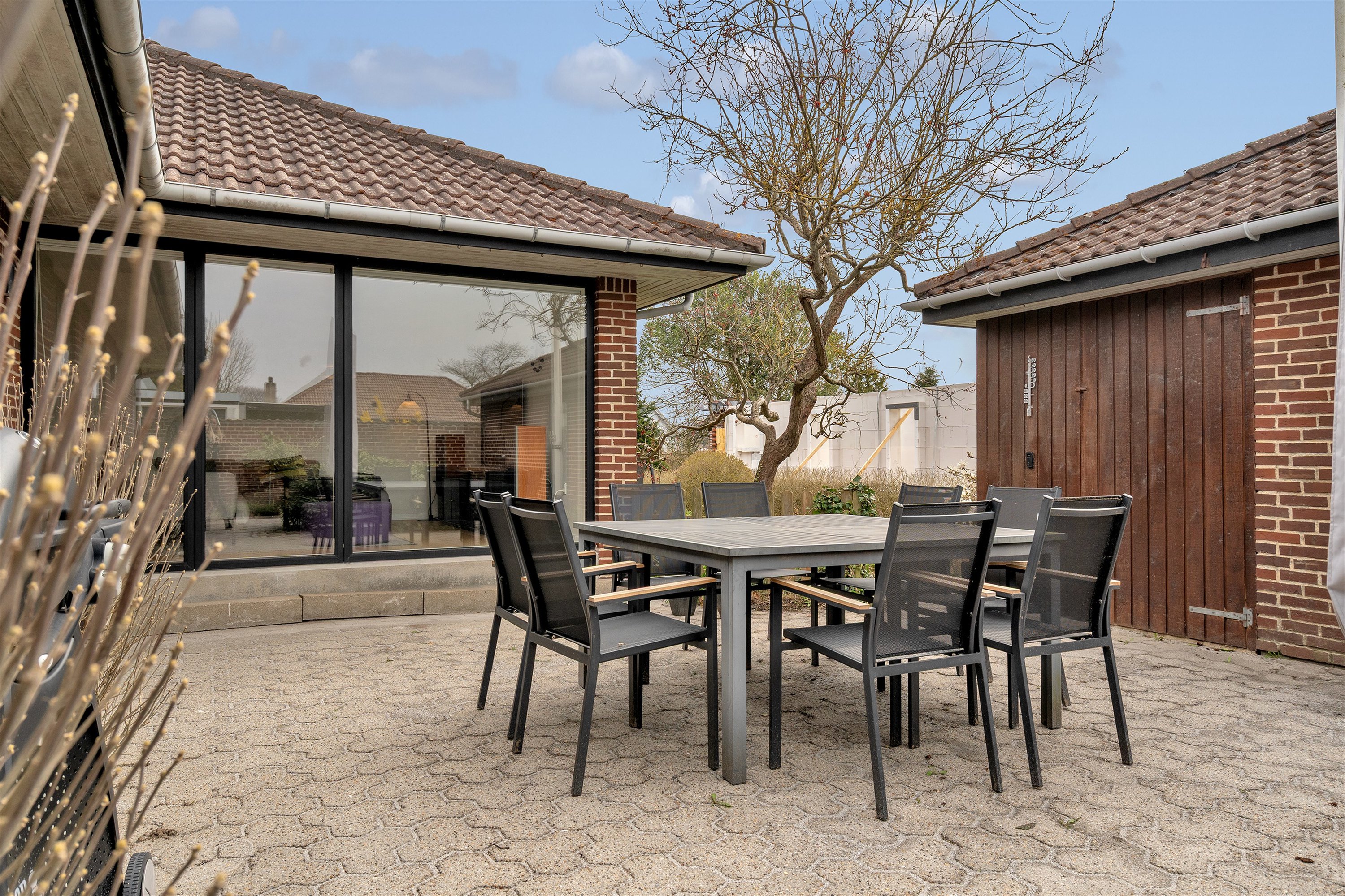 Fremhævet terrasse billede i fuldskærmstilstand. Billede af Skovbakken 31, 6715 Esbjerg N