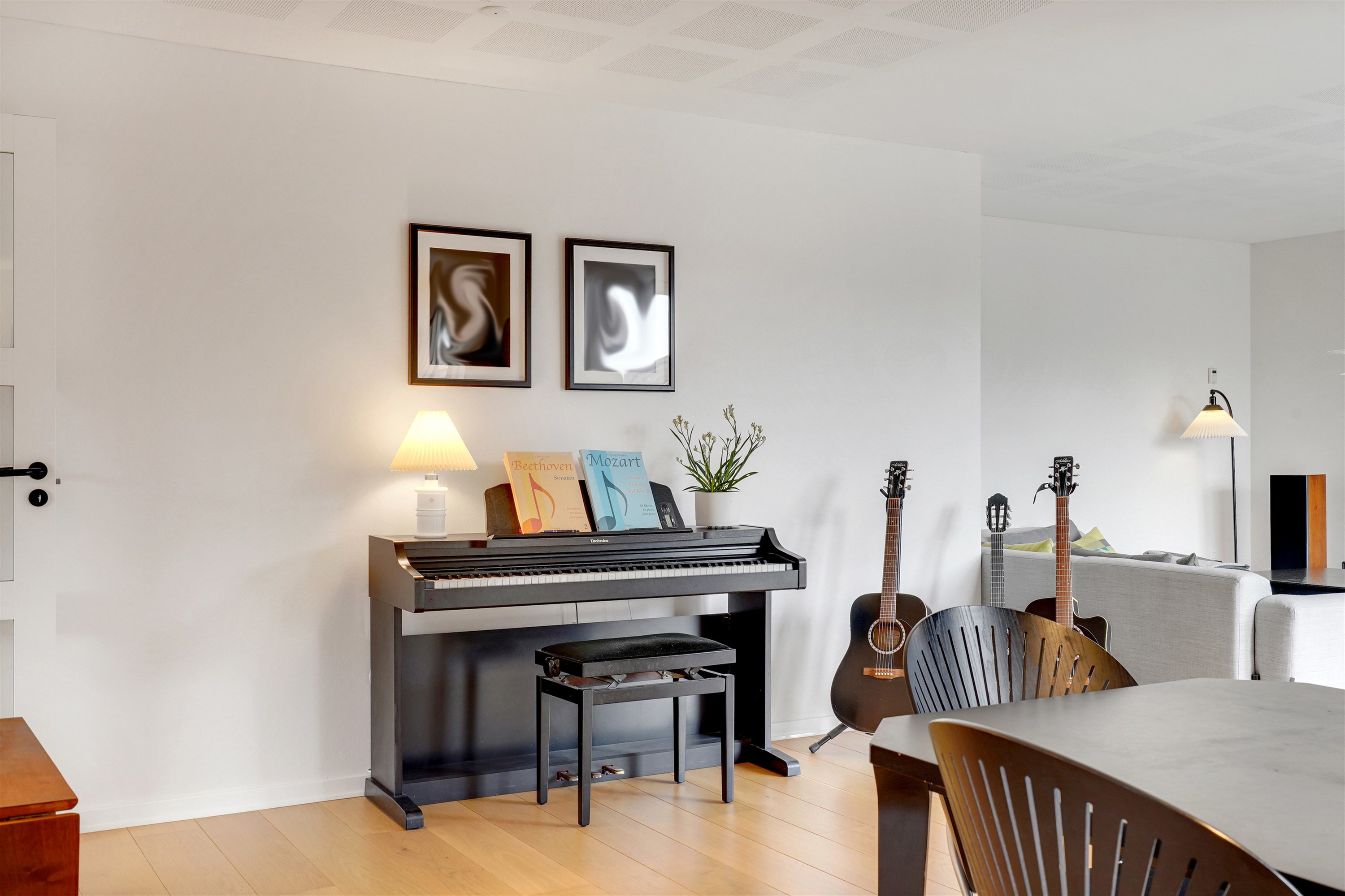 Fremhævet spisestue billede i fuldskærmstilstand. Billede af Skovbakken 31, 6715 Esbjerg N