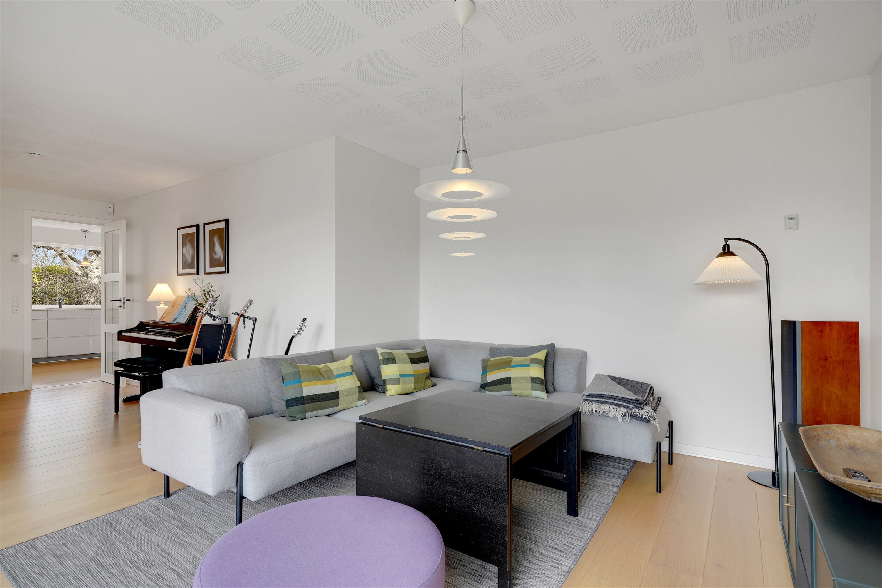 Fremhævet stue billede i fuldskærmstilstand. Billede af Skovbakken 31, 6715 Esbjerg N