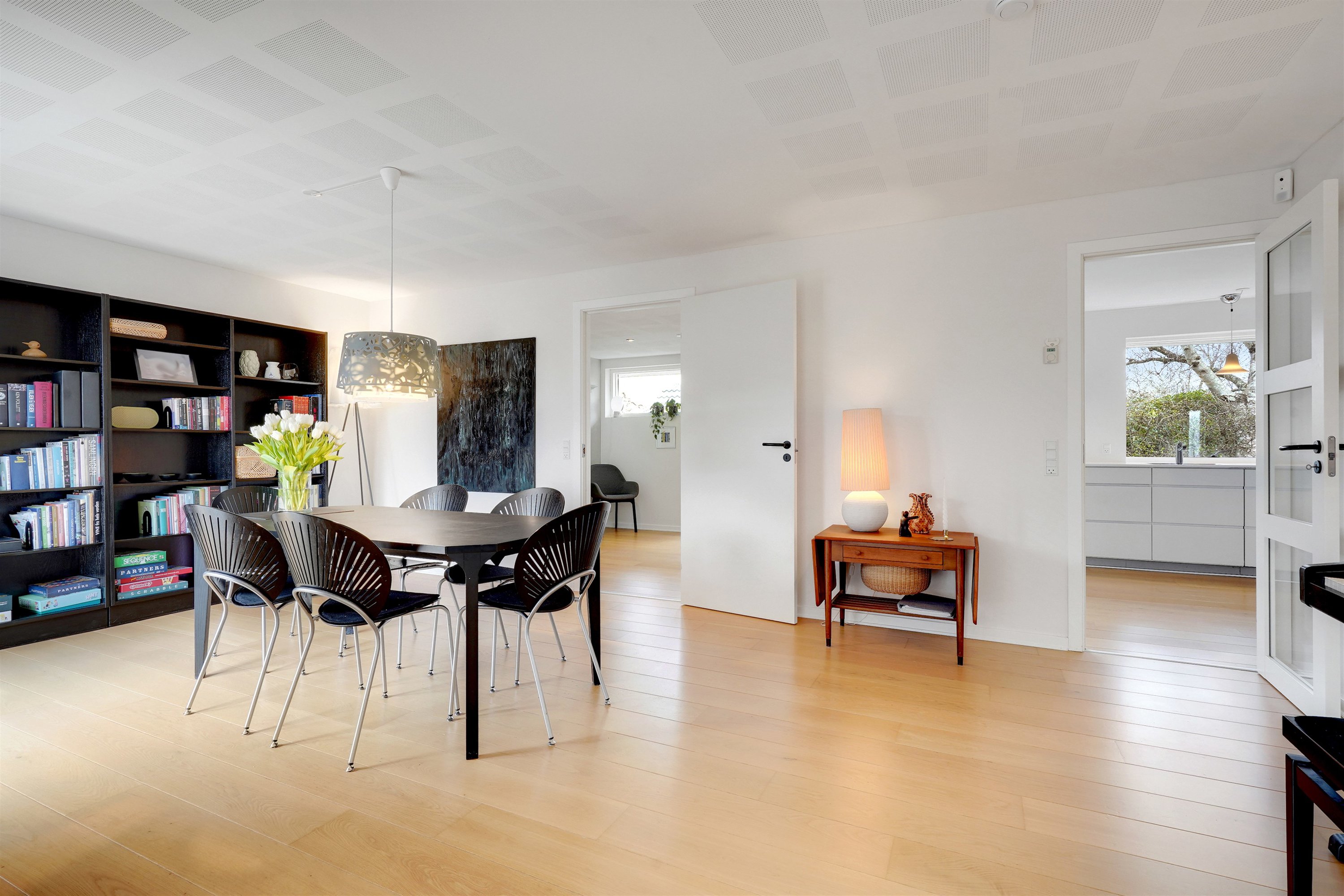 Fremhævet spisestue billede i fuldskærmstilstand. Billede af Skovbakken 31, 6715 Esbjerg N