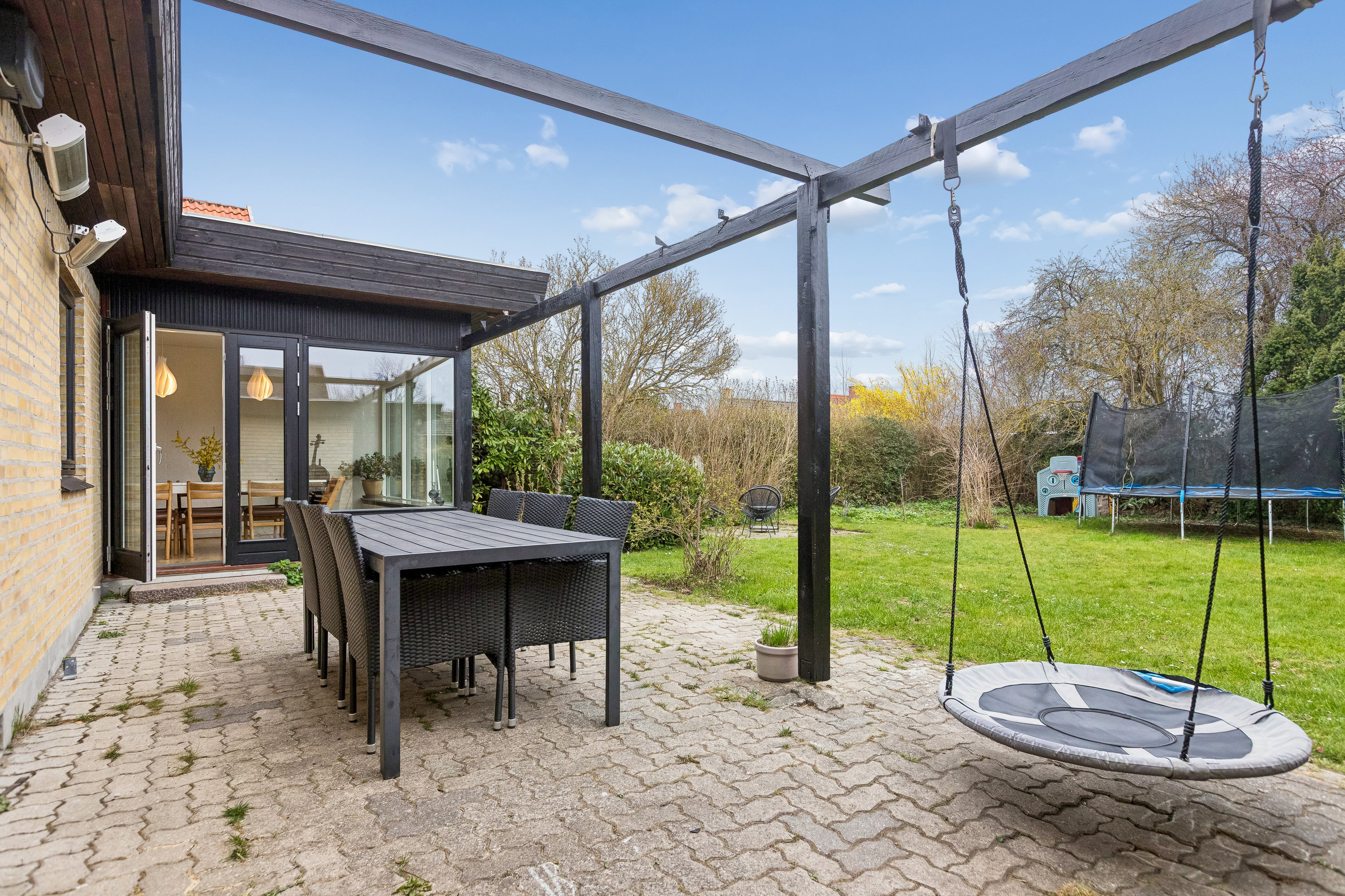 Fremhævet terrasse billede i fuldskærmstilstand. Billede af Vindblæs Alle 17, 2770 Kastrup