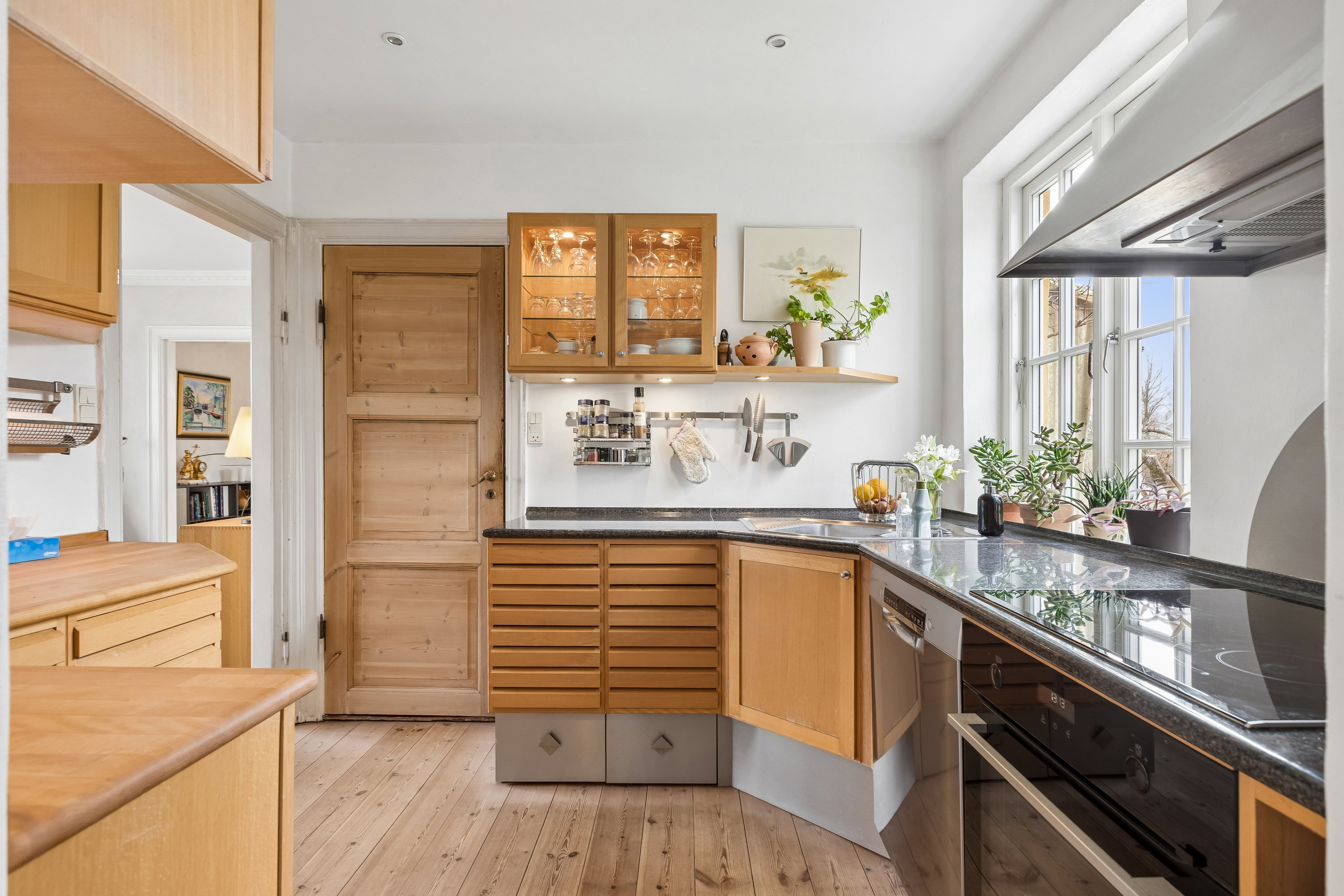 Fremhævet køkken billede i fuldskærmstilstand. Billede af Munkebjergvej 5, 2770 Kastrup