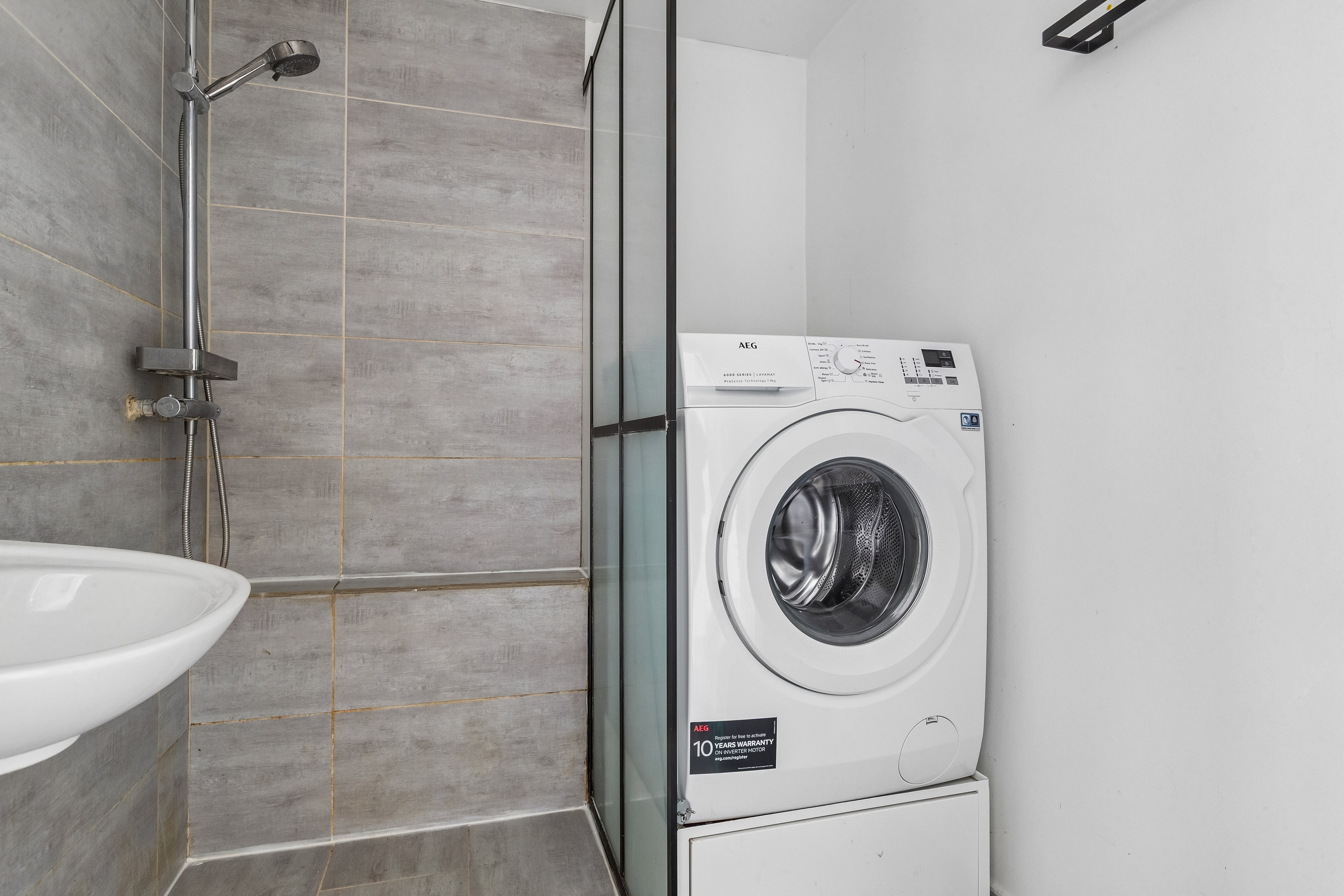 Fremhævet badeværelse billede i fuldskærmstilstand. Billede af Topperne 30, 2. 21., 2620 Albertslund