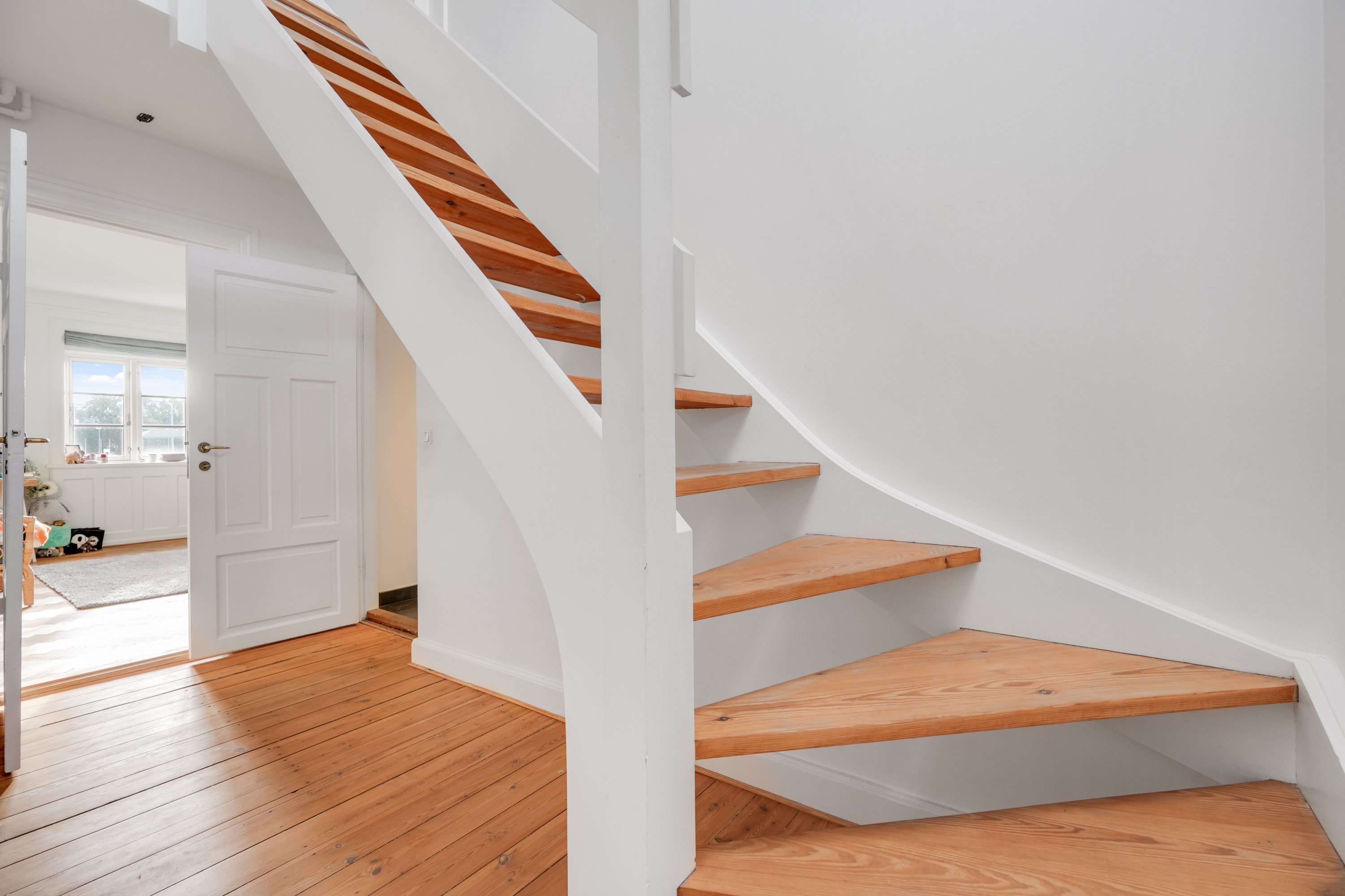 Fremhævet andet billede i fuldskærmstilstand. Billede af Strandhøjsvej 31A, 2920 Charlottenlund