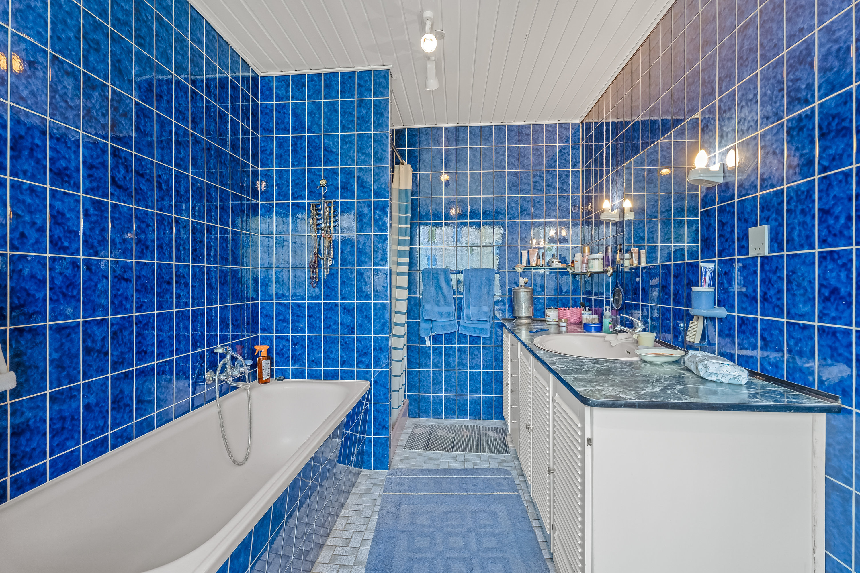 Fremhævet badeværelse billede i fuldskærmstilstand. Billede af Valmuevej 11, 4900 Nakskov