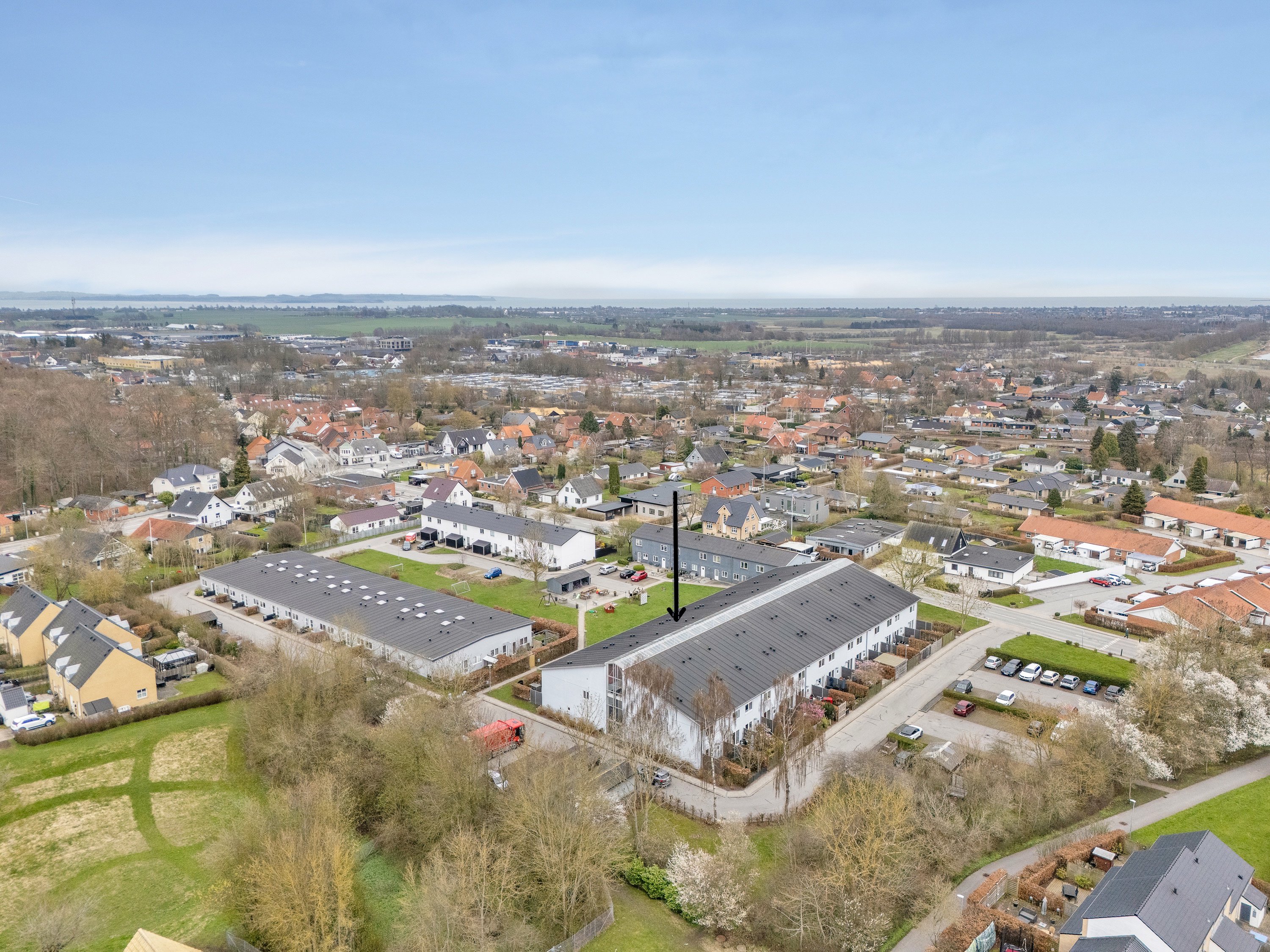 Fremhævet luftfoto billede i fuldskærmstilstand. Billede af Vestre Havevej 42, 8520 Lystrup