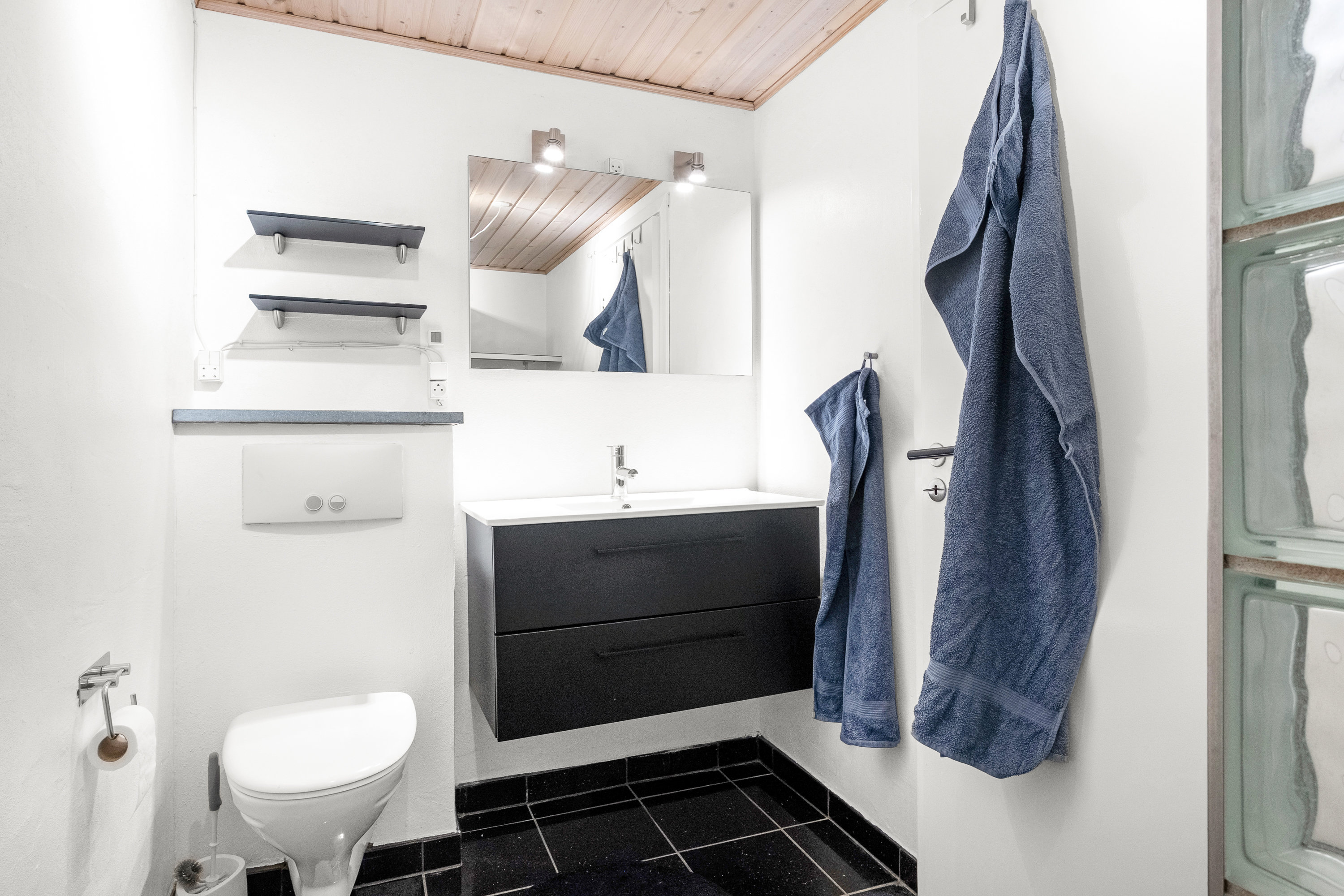 Fremhævet badeværelse billede i fuldskærmstilstand. Billede af Vestre Havevej 42, 8520 Lystrup