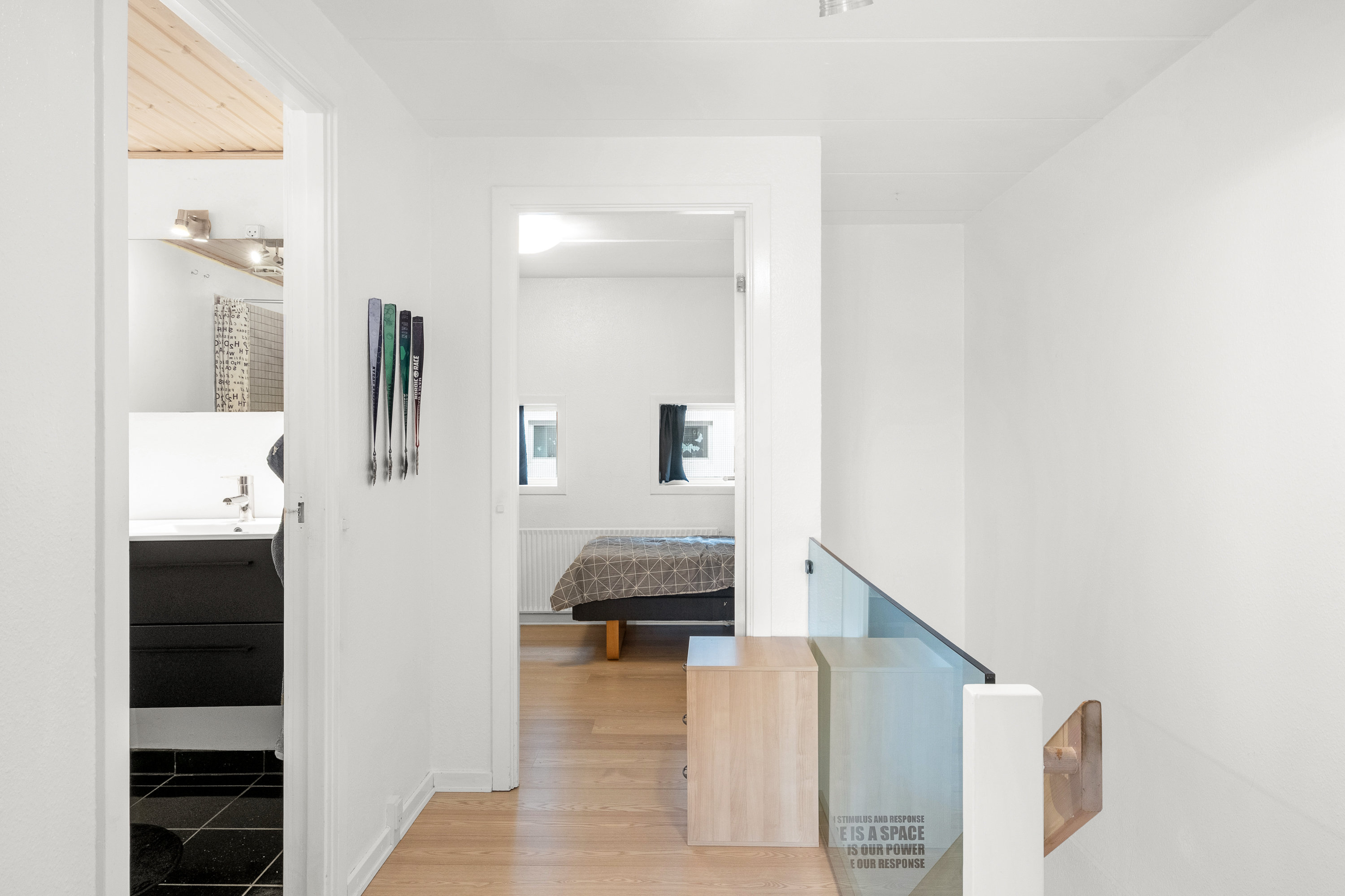 Fremhævet gang billede i fuldskærmstilstand. Billede af Vestre Havevej 42, 8520 Lystrup