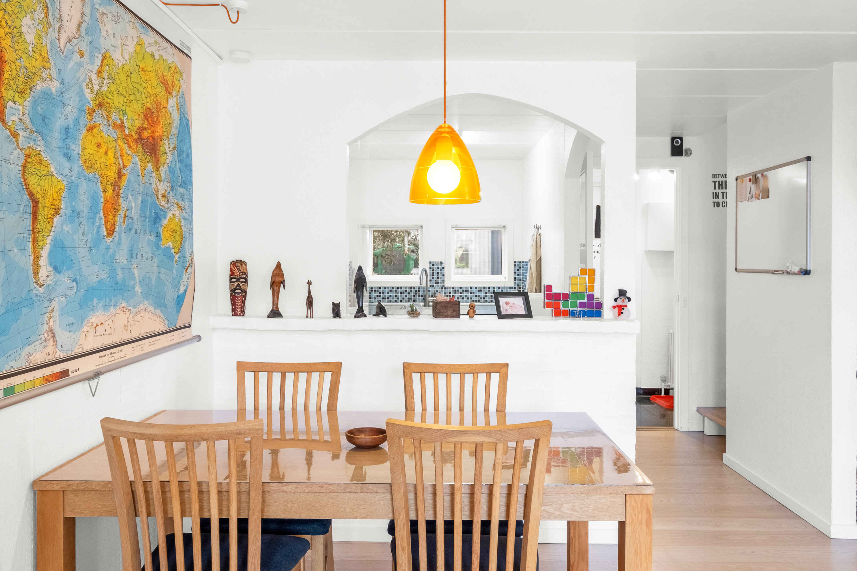 Fremhævet stue billede i fuldskærmstilstand. Billede af Vestre Havevej 42, 8520 Lystrup