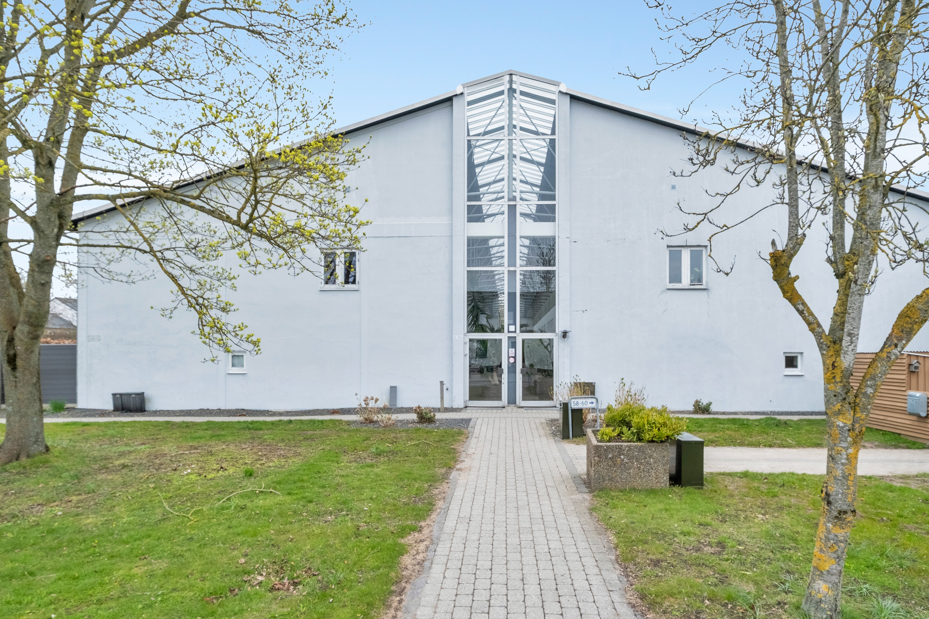 Fremhævet facade billede i fuldskærmstilstand. Billede af Vestre Havevej 42, 8520 Lystrup