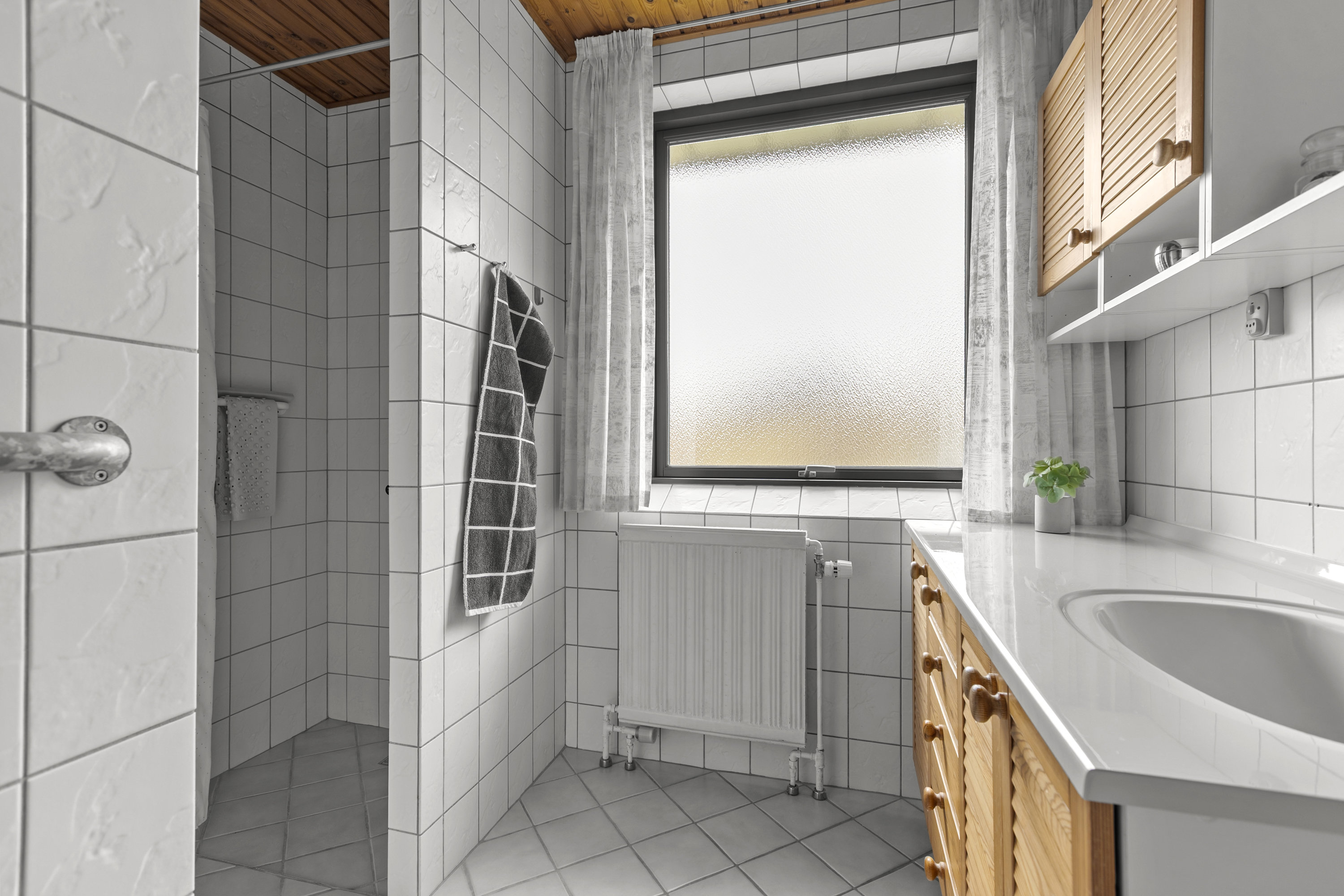 Fremhævet badeværelse billede i fuldskærmstilstand. Billede af Rugvej 5, 4220 Korsør