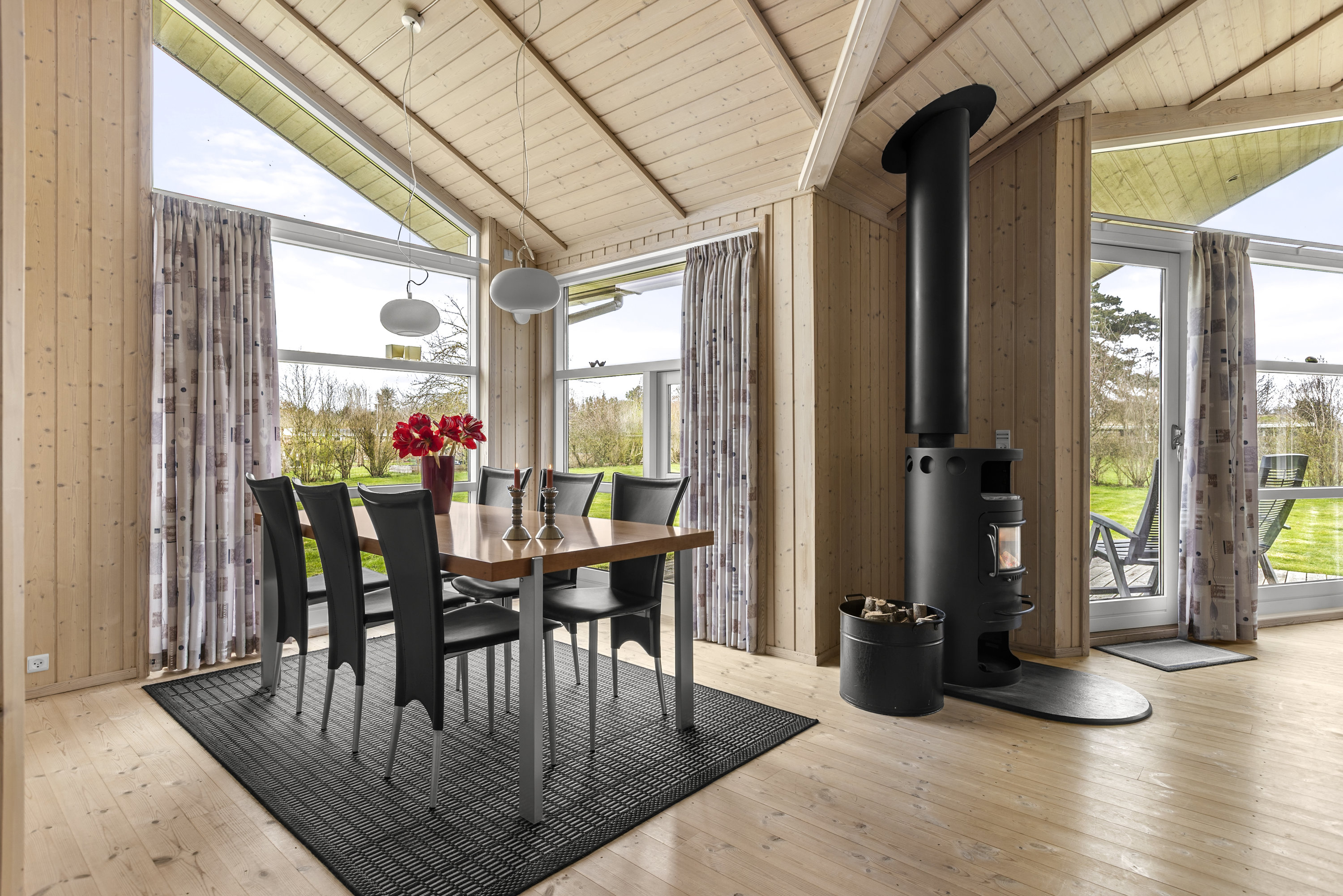 Fremhævet stue billede i fuldskærmstilstand. Billede af Blishønevej 31, Kirke Stillinge, 4200 Slagelse