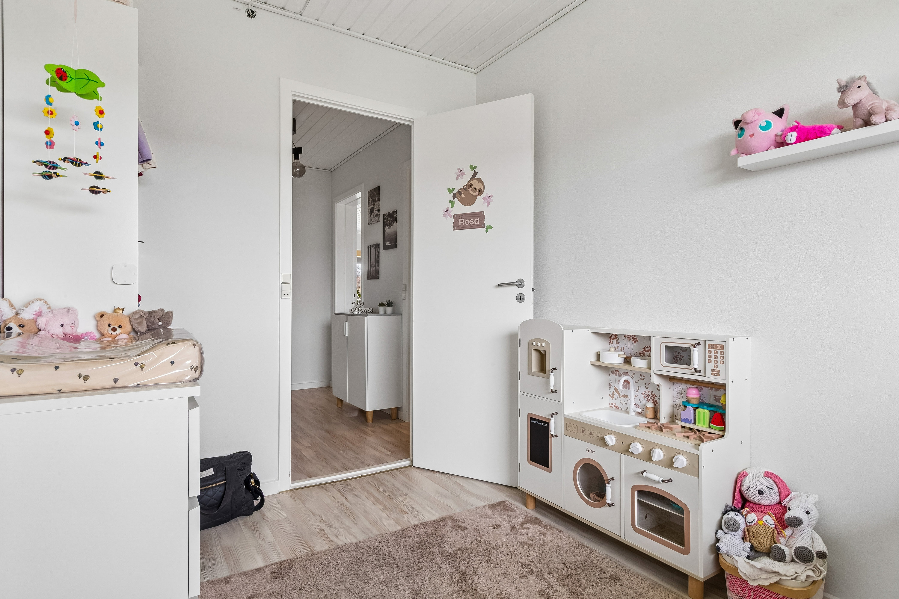 Fremhævet værelse billede i fuldskærmstilstand. Billede af Lindebo 23, 2. 141., 2630 Taastrup