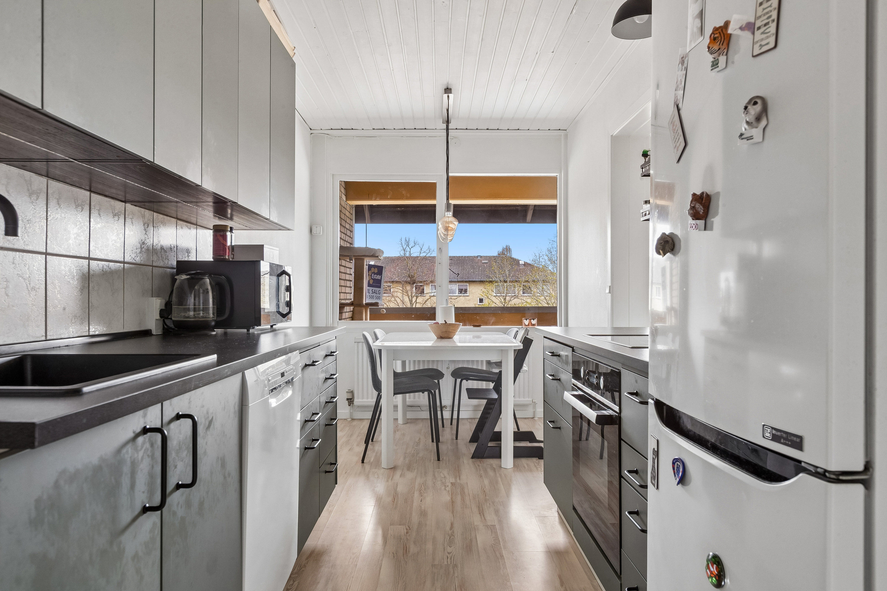 Fremhævet køkken billede i fuldskærmstilstand. Billede af Lindebo 23, 2. 141., 2630 Taastrup