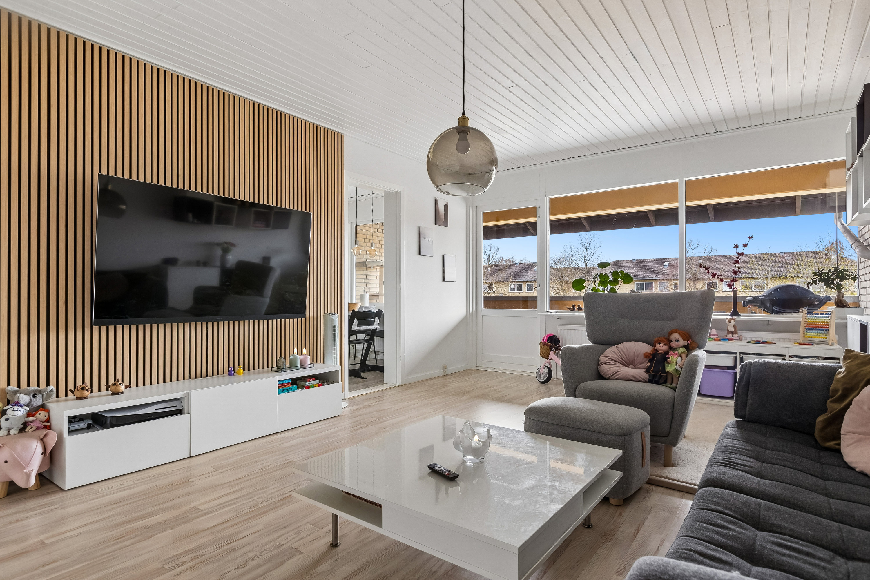 Miniaturebillede 1: stue. Billede af Lindebo 23, 2. 141., 2630 Taastrup