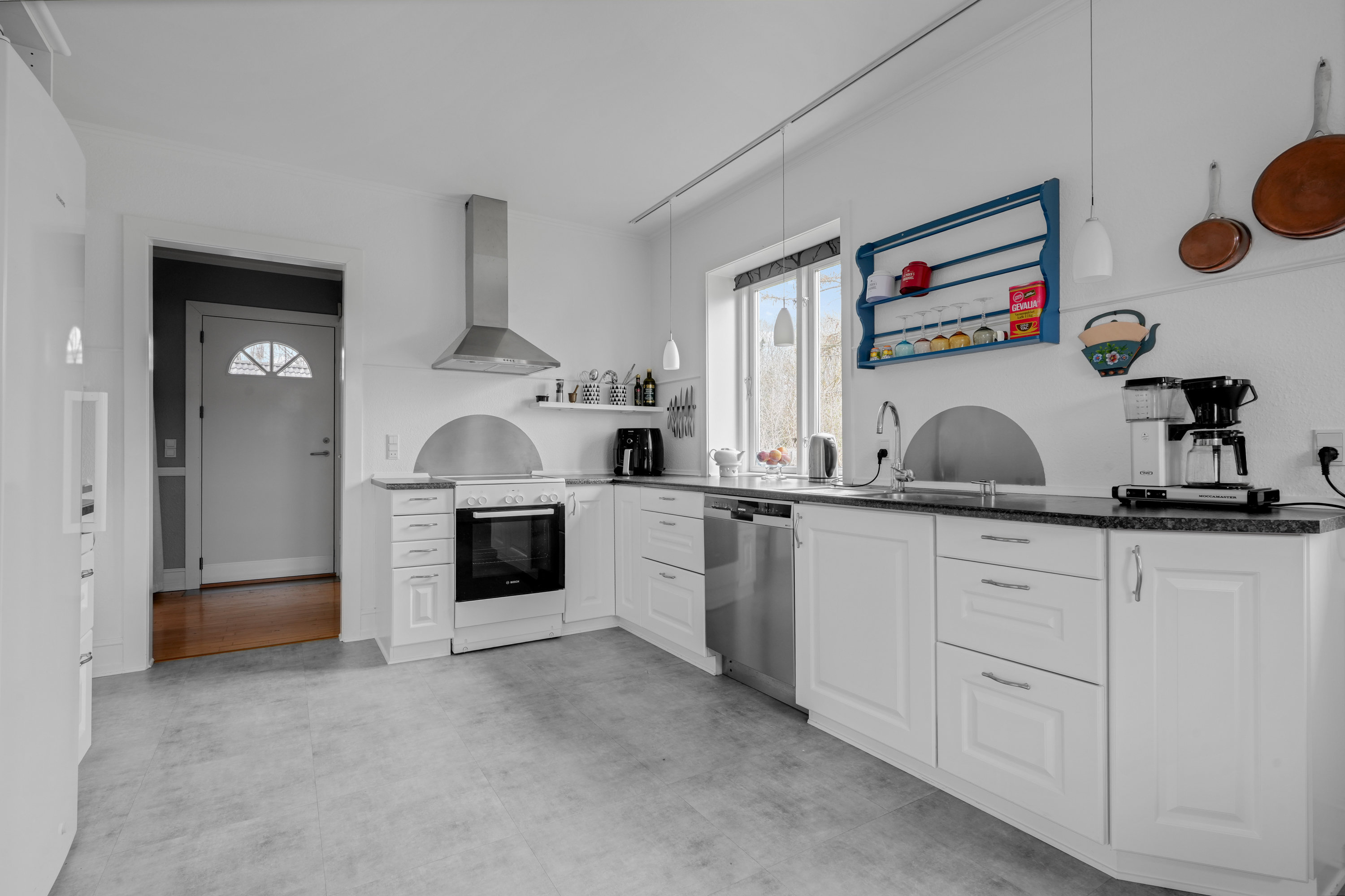 Fremhævet køkken billede i fuldskærmstilstand. Billede af Sydkærsvej 66, 2650 Hvidovre