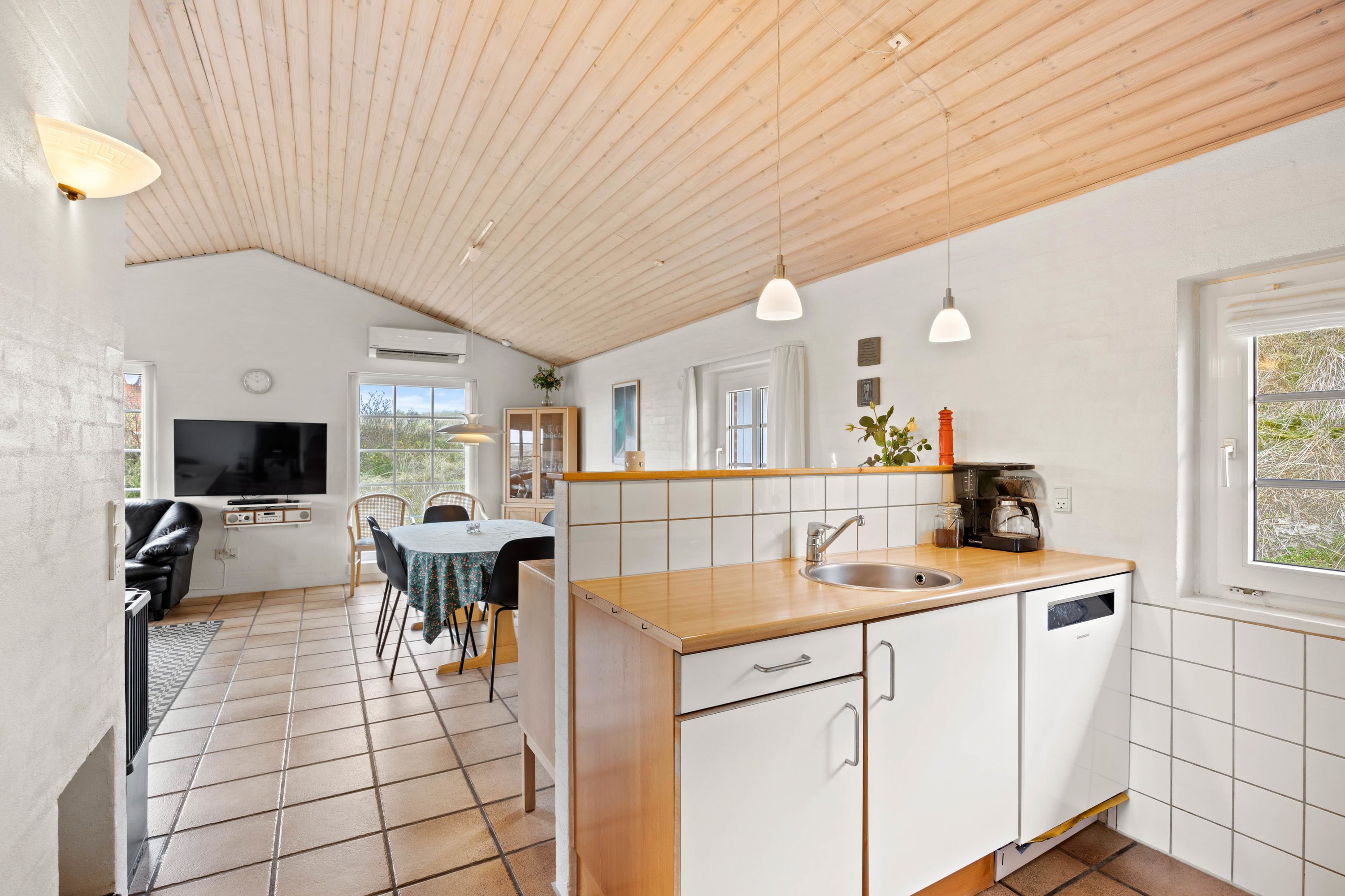 Fremhævet  billede i fuldskærmstilstand. Billede af Vinterlejevej 7, Haurvig, 6960 Hvide Sande