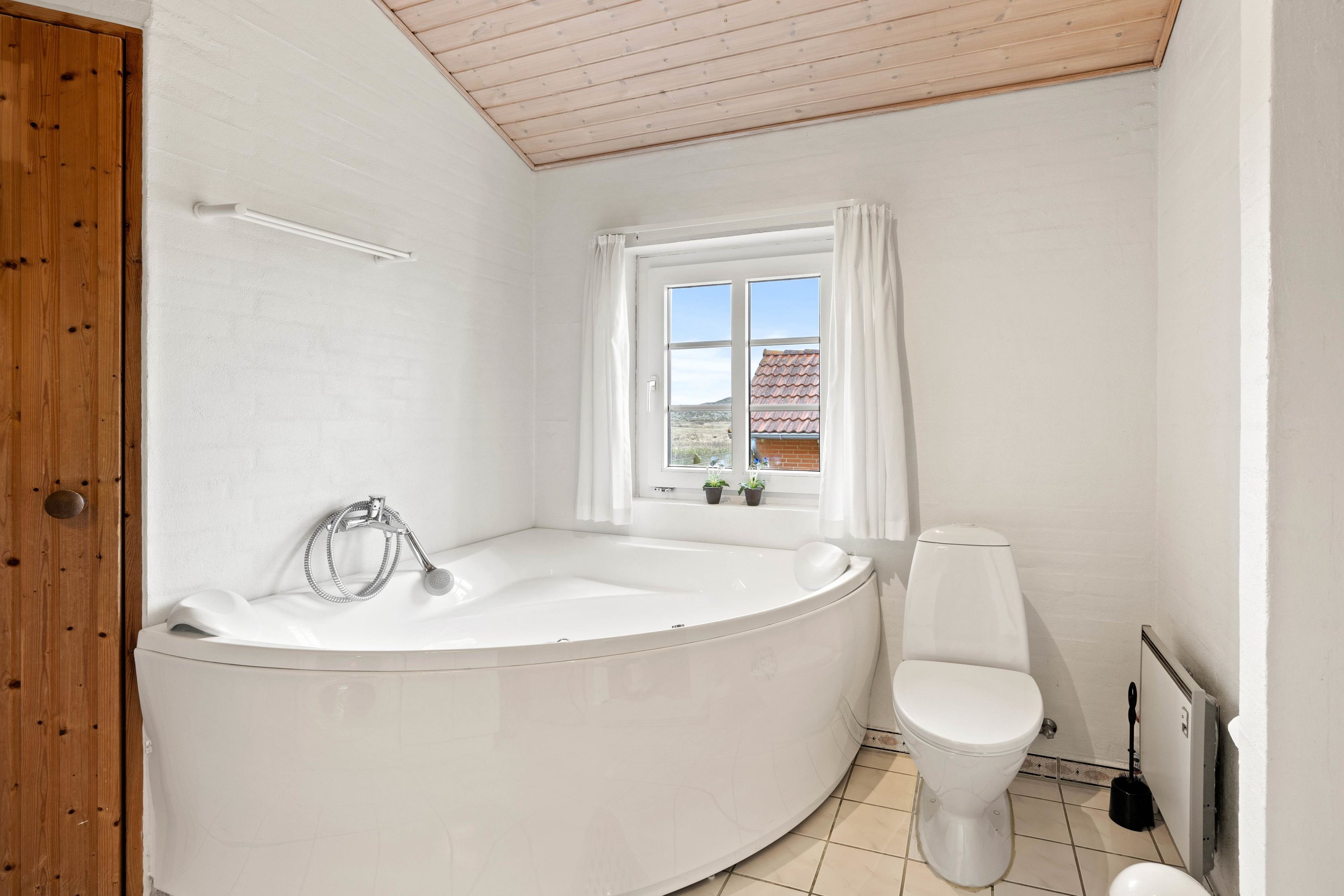 Fremhævet  billede i fuldskærmstilstand. Billede af Vinterlejevej 7, Haurvig, 6960 Hvide Sande