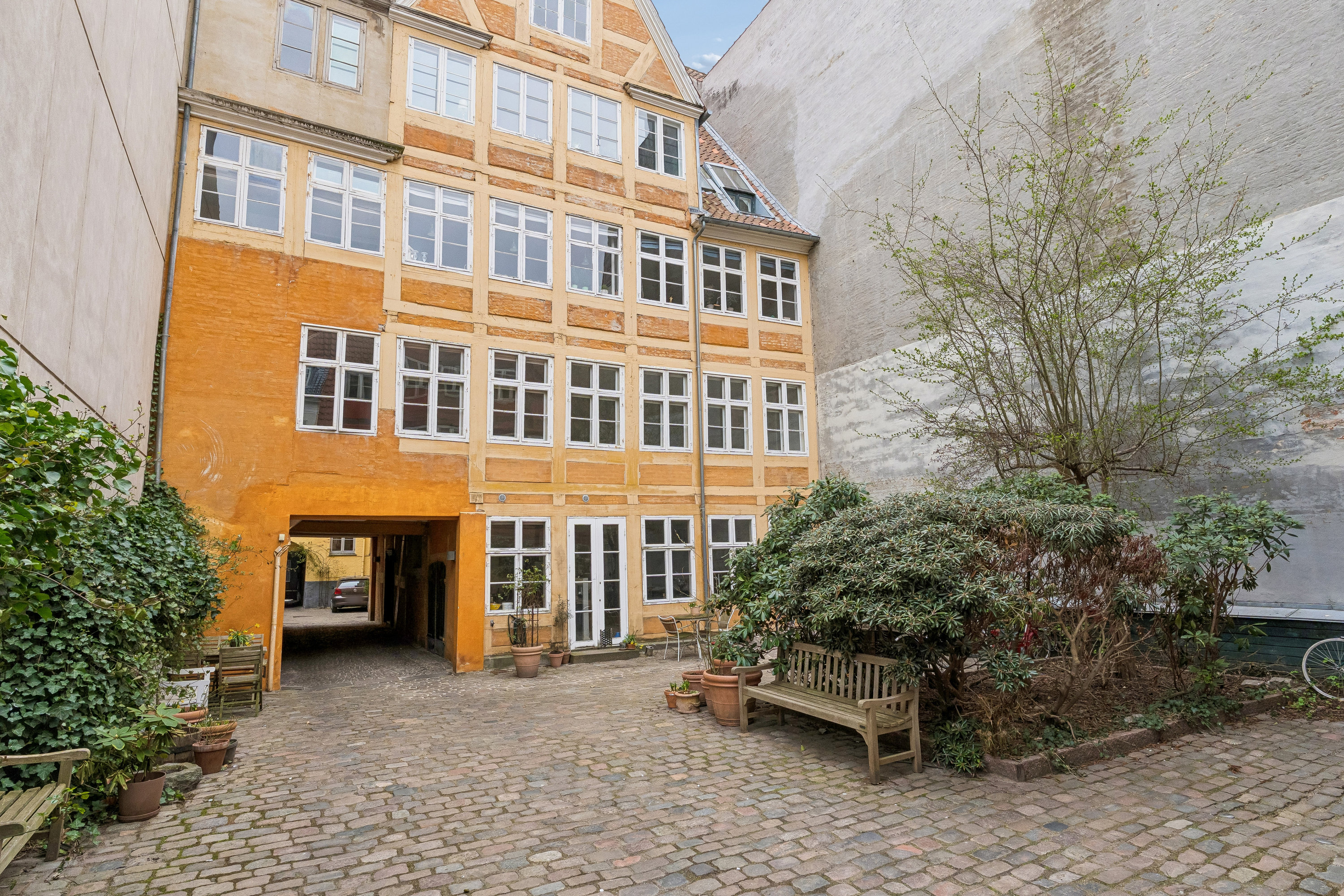 Fremhævet andet billede i fuldskærmstilstand. Billede af Amaliegade 11A, 2., 1256 København K