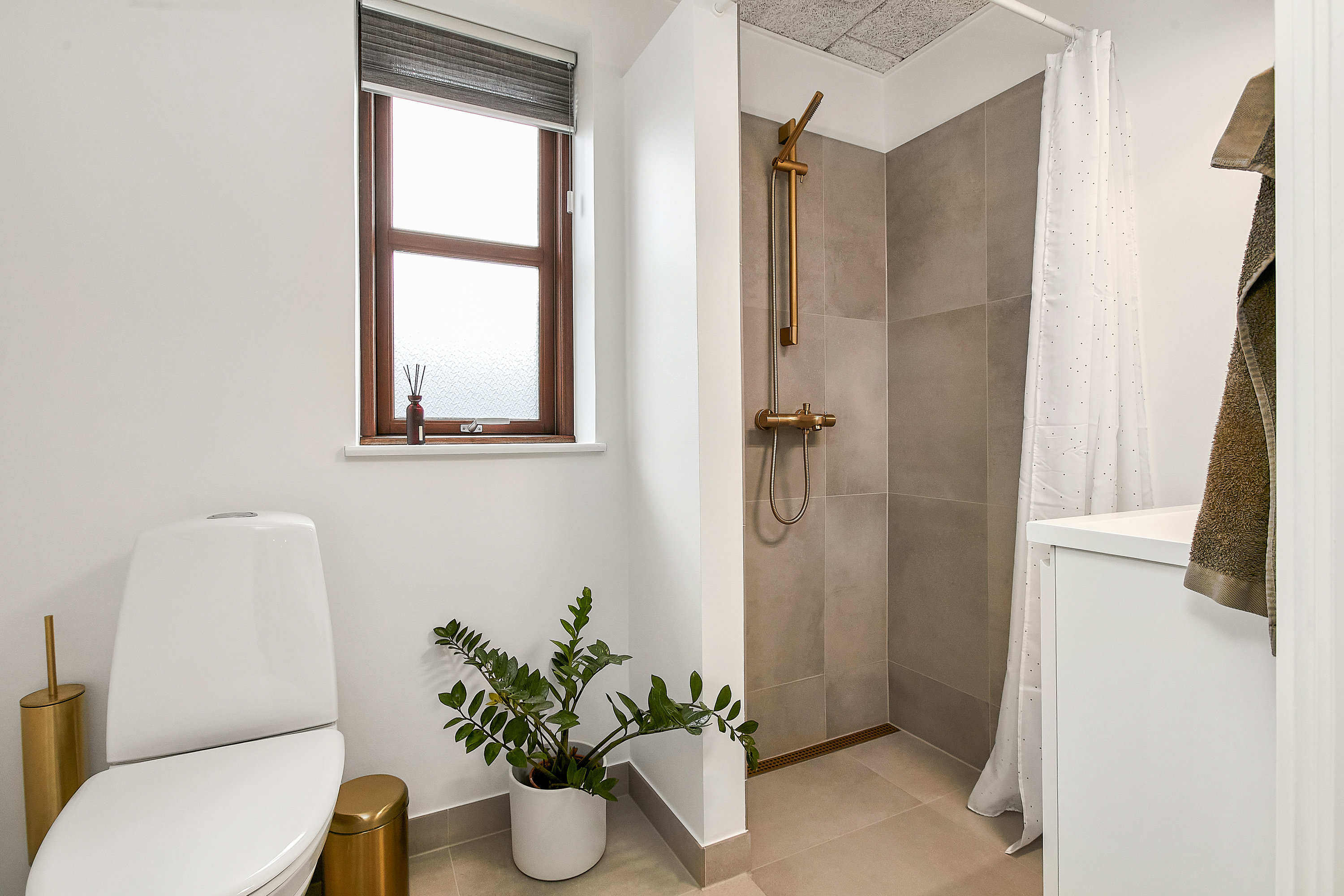 Fremhævet badeværelse billede i fuldskærmstilstand. Billede af Bytoften 9, Tyrsted, 8700 Horsens