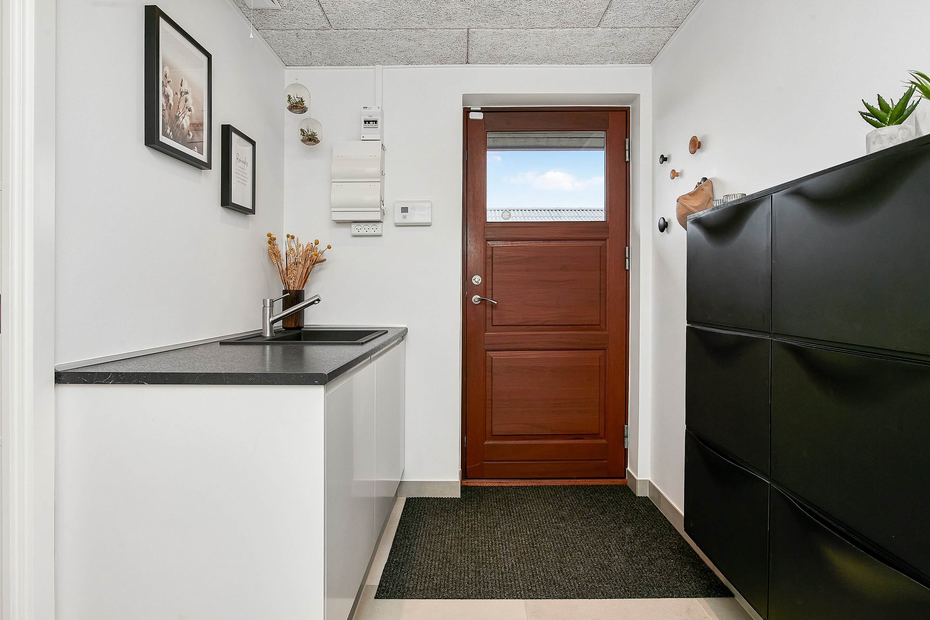 Fremhævet entre billede i fuldskærmstilstand. Billede af Bytoften 9, Tyrsted, 8700 Horsens