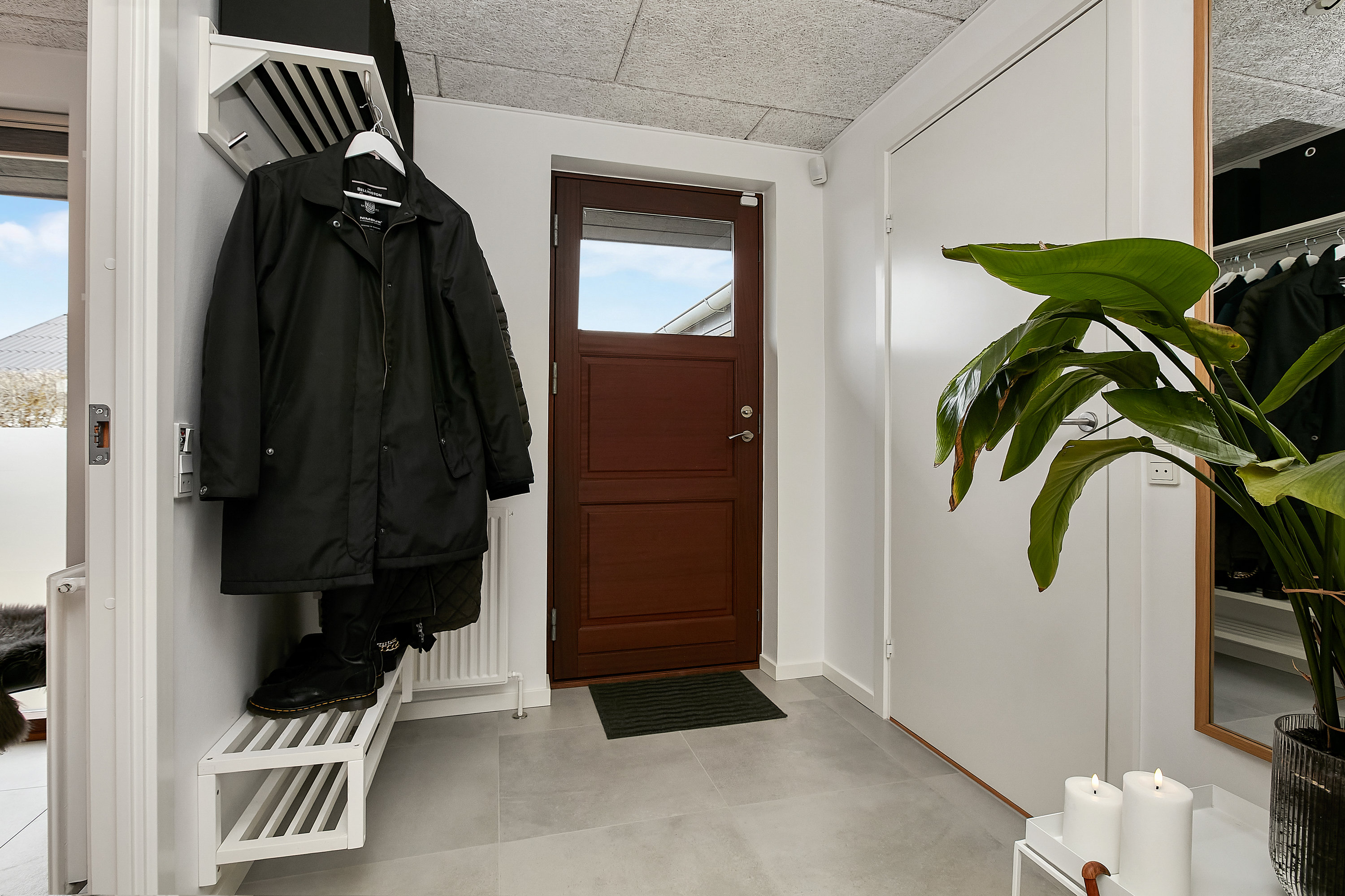 Fremhævet entre billede i fuldskærmstilstand. Billede af Bytoften 9, Tyrsted, 8700 Horsens