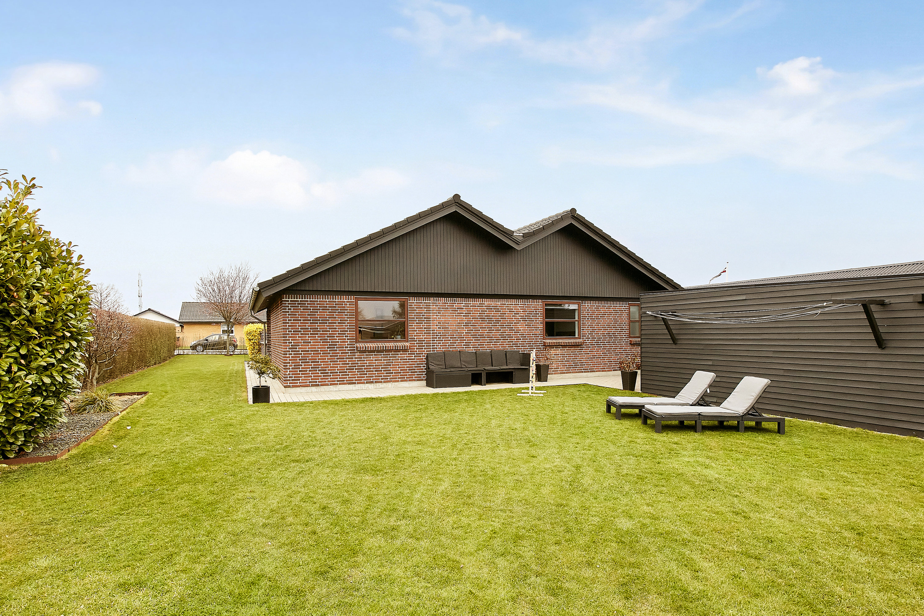 Fremhævet set fra haven billede i fuldskærmstilstand. Billede af Bytoften 9, Tyrsted, 8700 Horsens