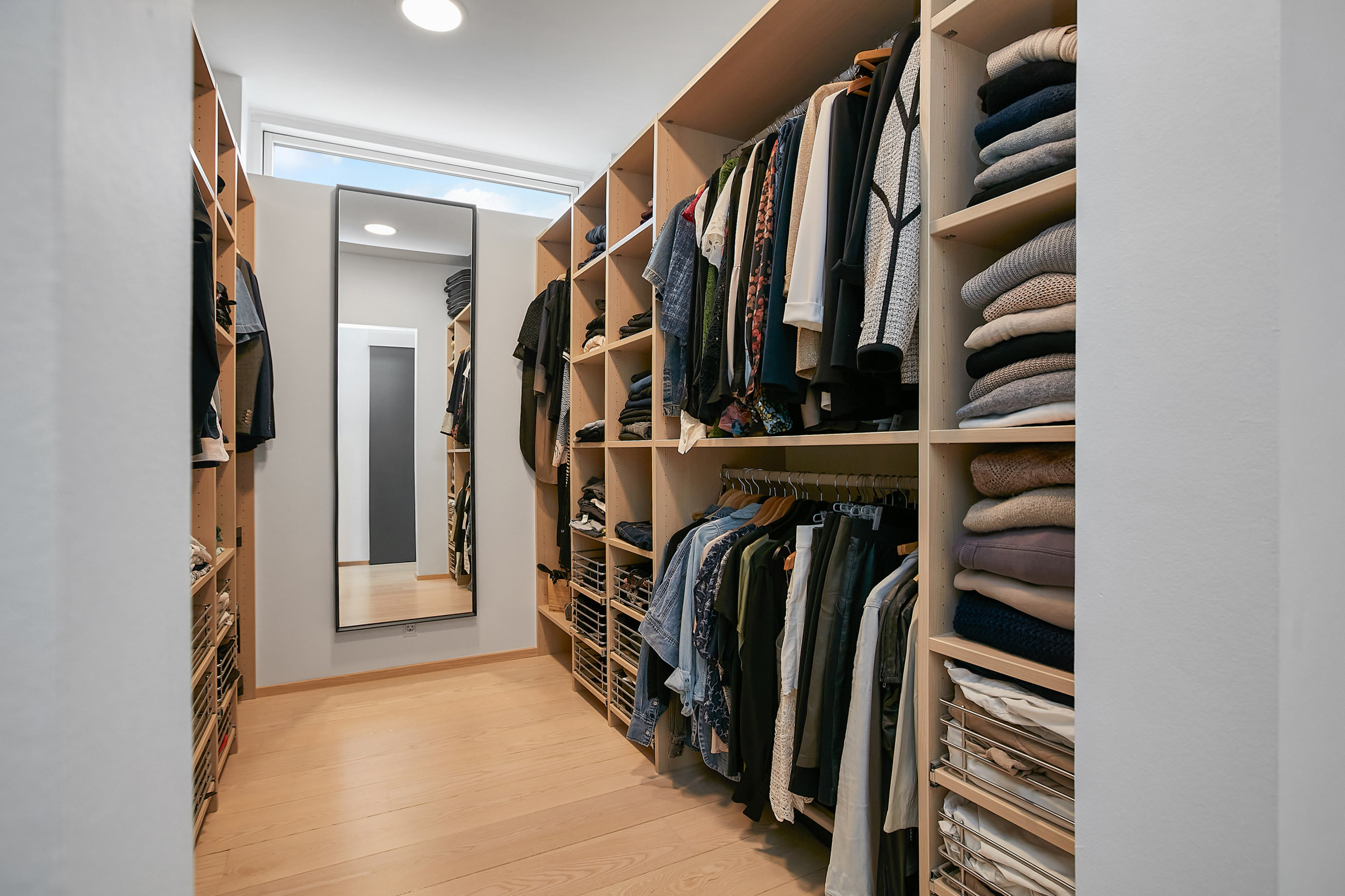Fremhævet walk-in billede i fuldskærmstilstand. Billede af Tyrstedlund 49, 8700 Horsens