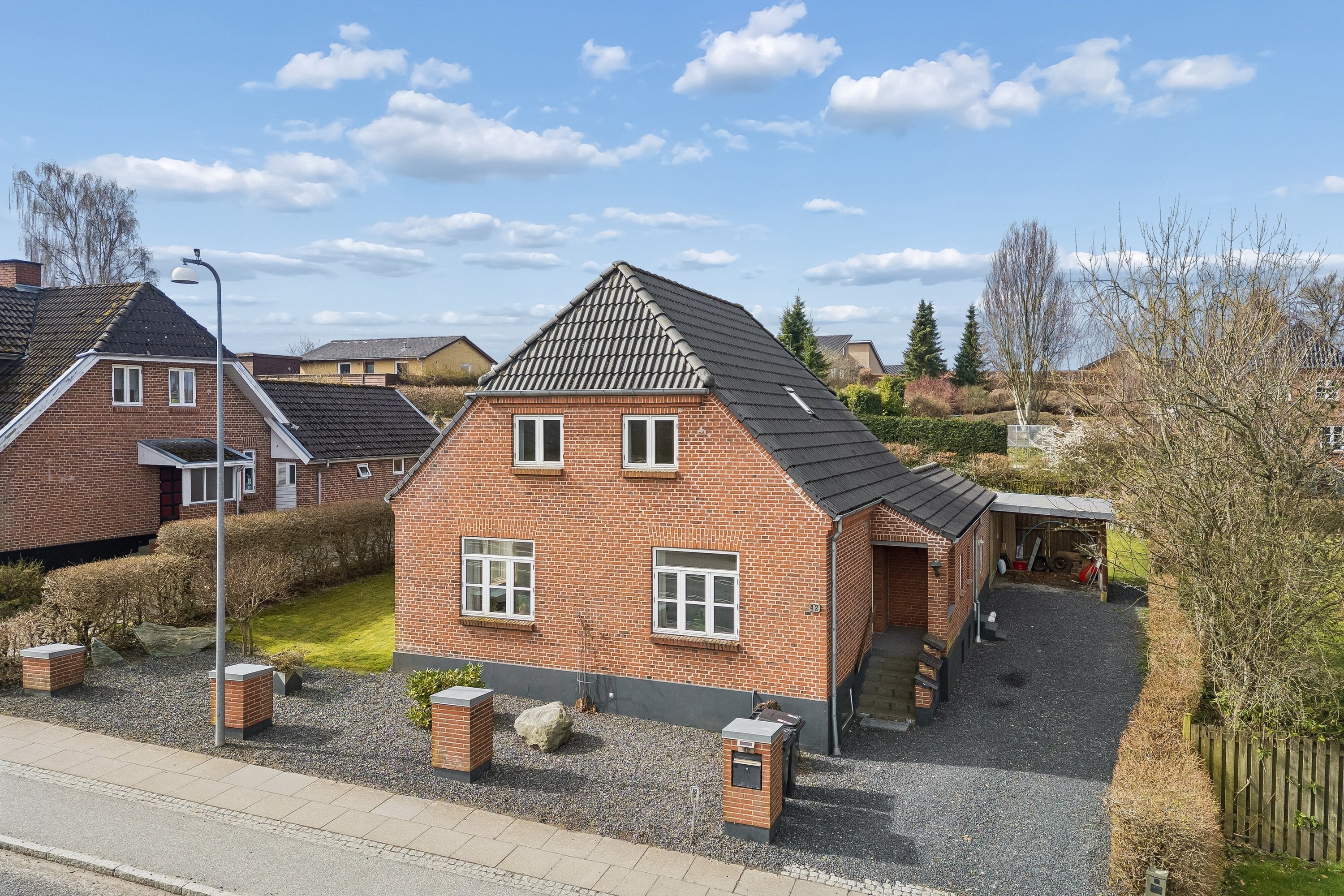 Fremhævet set fra vejen billede i fuldskærmstilstand. Billede af Søndergade 42, 6040 Egtved