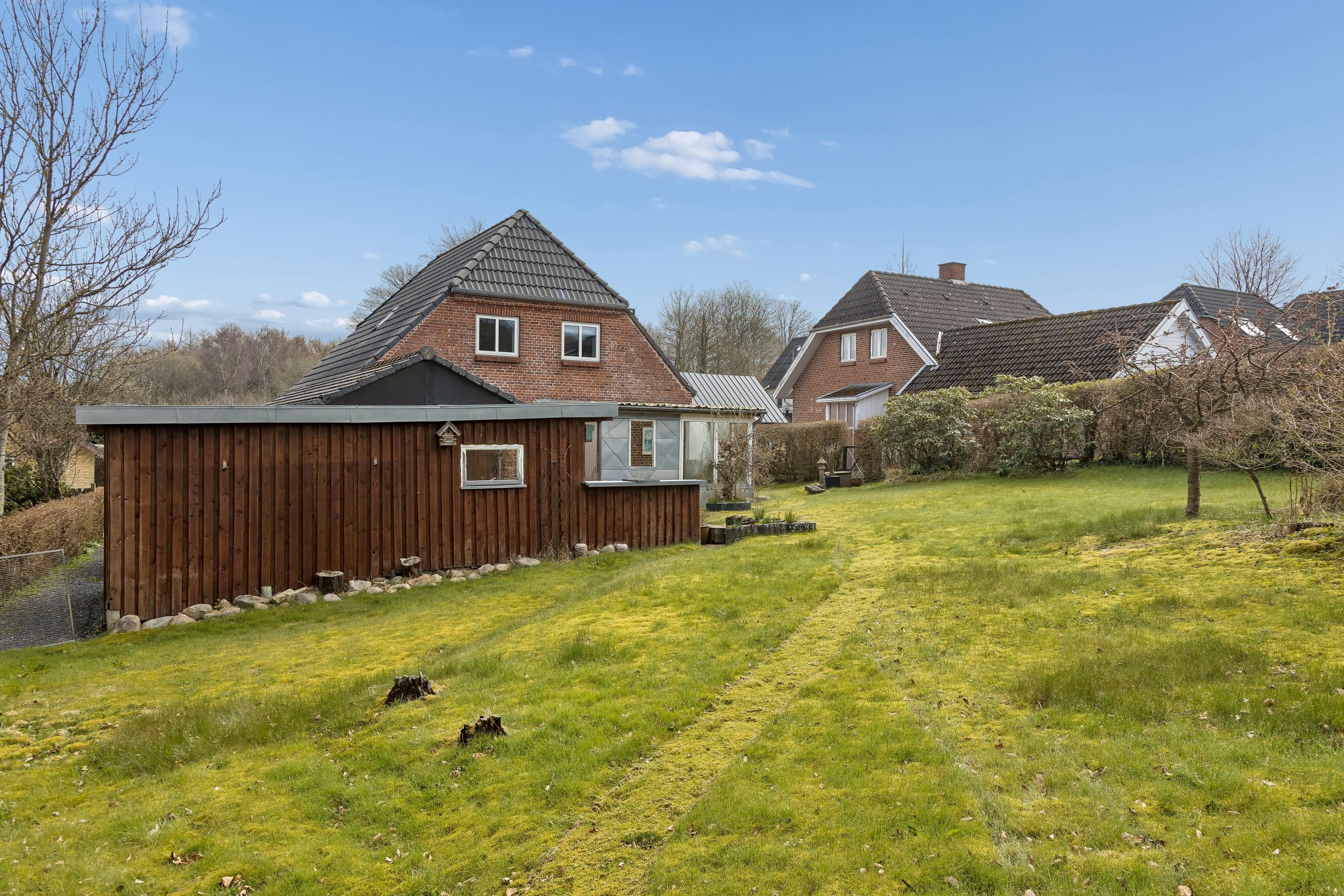 Fremhævet set fra vejen billede i fuldskærmstilstand. Billede af Søndergade 42, 6040 Egtved