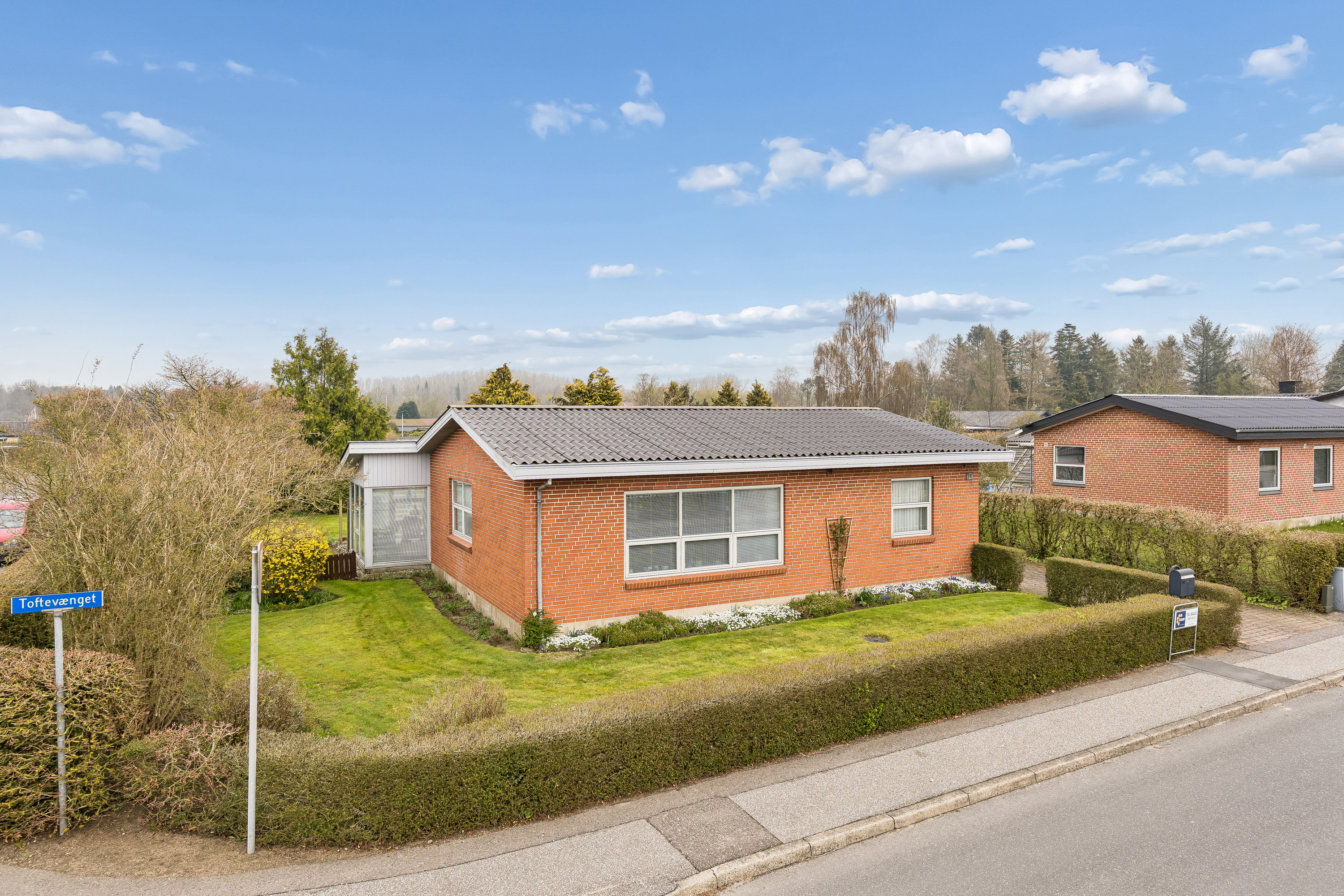 Fremhævet ejendommen billede i fuldskærmstilstand. Billede af Toftevænget 16, 8723 Løsning