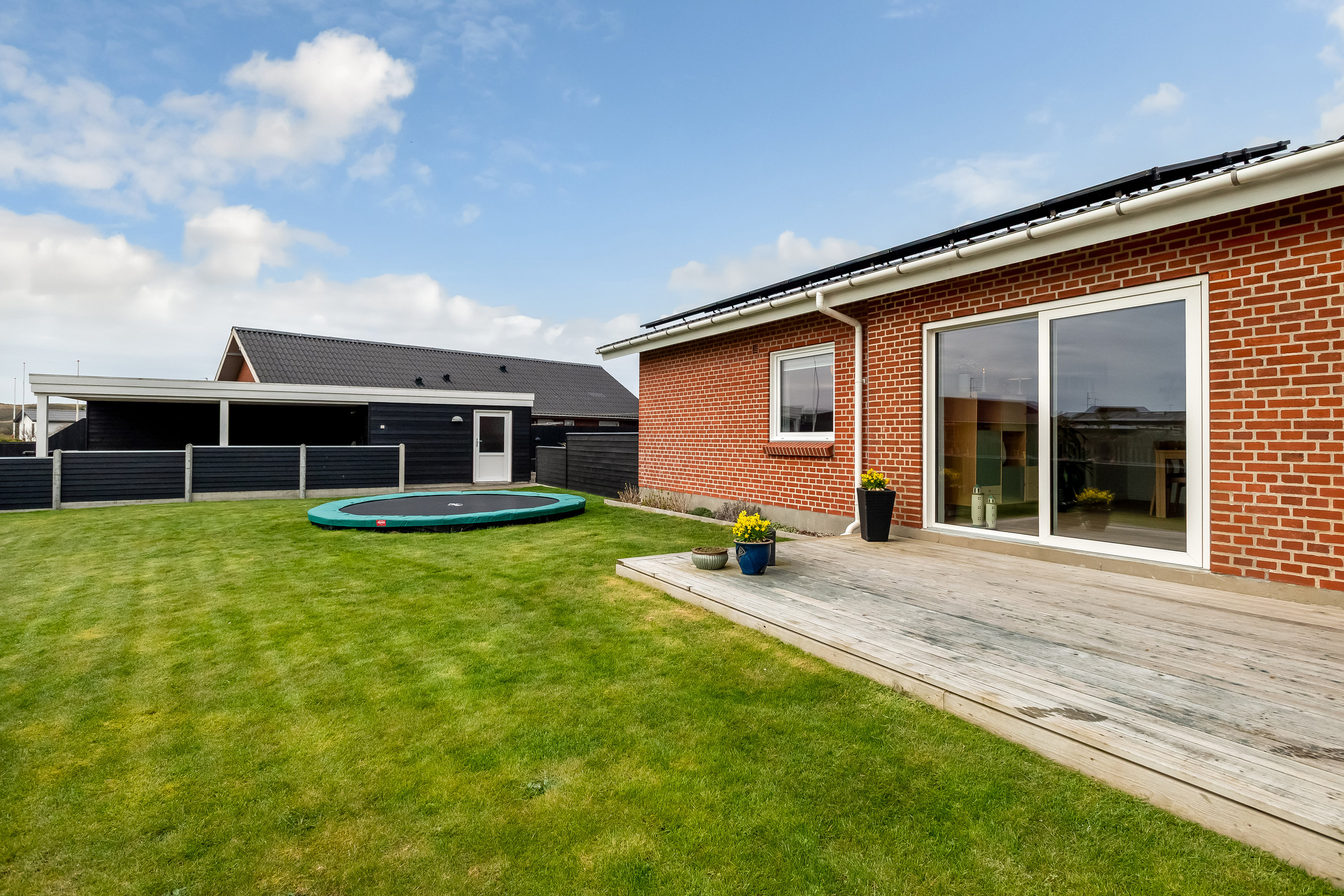 Fremhævet have billede i fuldskærmstilstand. Billede af Vestergade 11, 6960 Hvide Sande