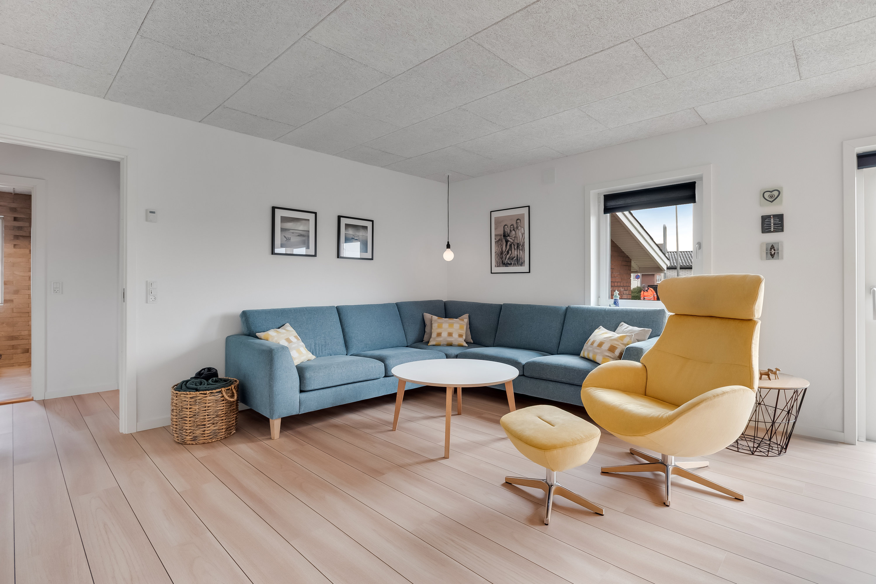 Fremhævet stue billede i fuldskærmstilstand. Billede af Vestergade 11, 6960 Hvide Sande