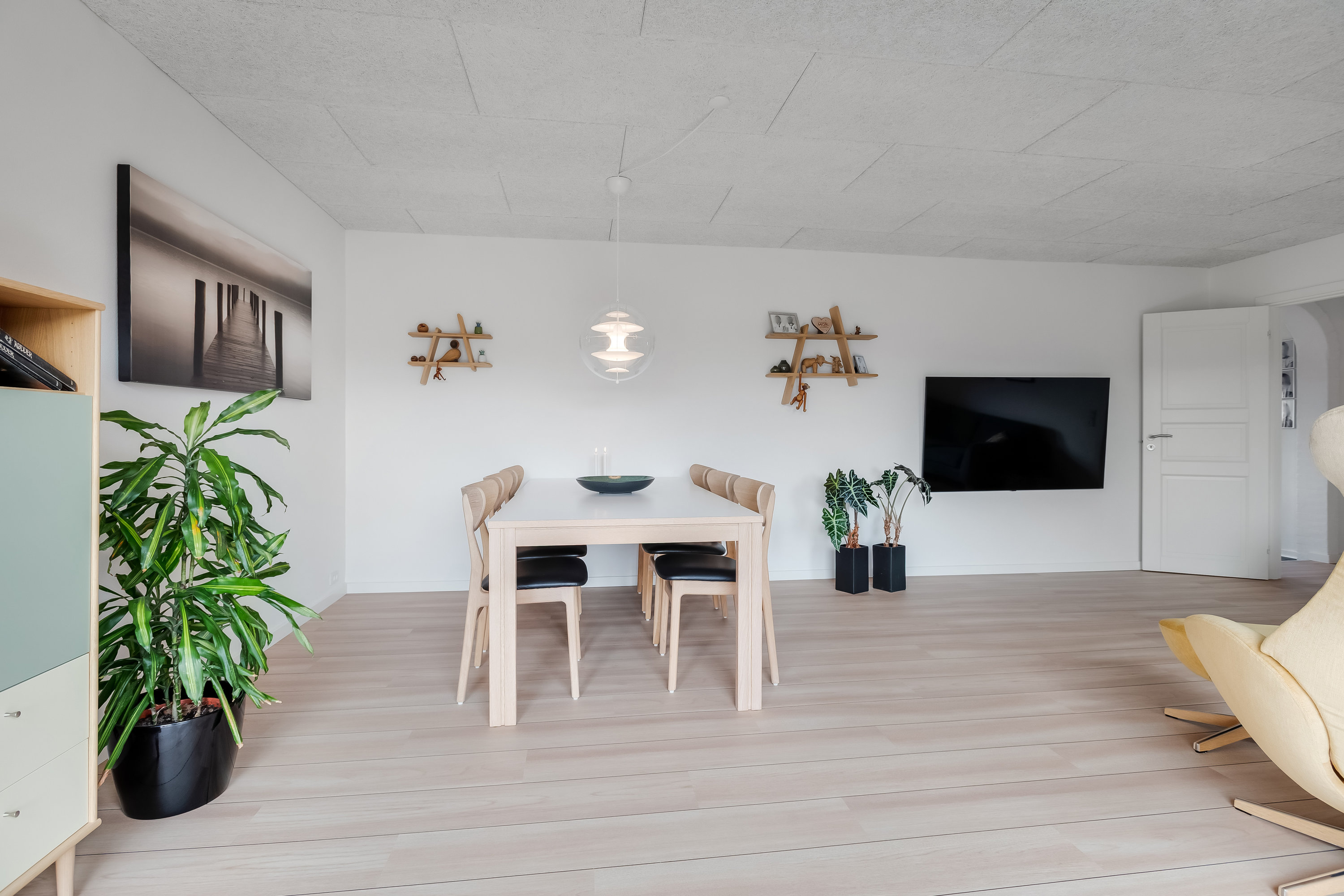 Fremhævet stue billede i fuldskærmstilstand. Billede af Vestergade 11, 6960 Hvide Sande