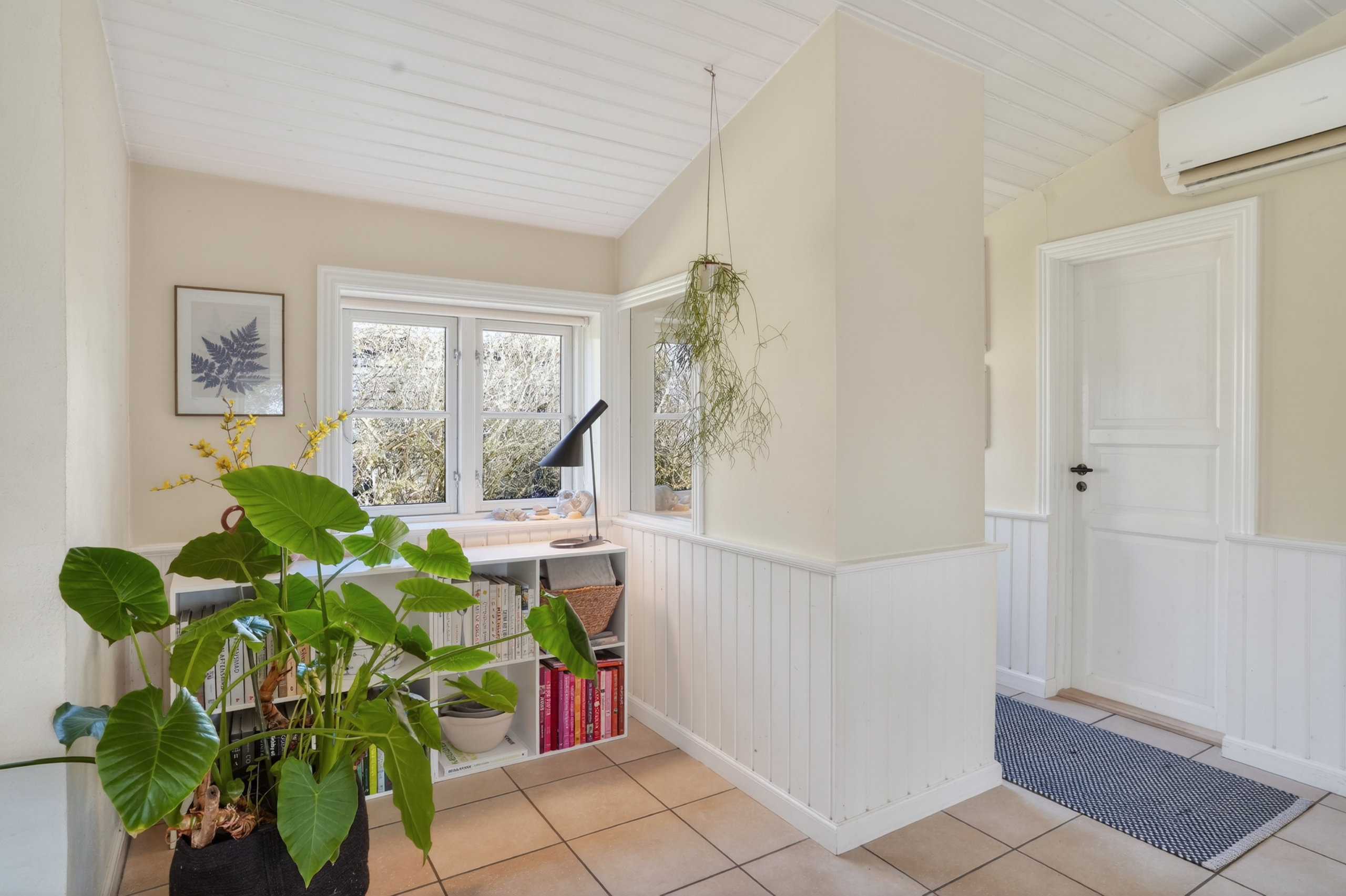 Fremhævet entré billede i fuldskærmstilstand. Billede af Storhøjs Alle 9, Strand Esbønderup, 3250 Gilleleje