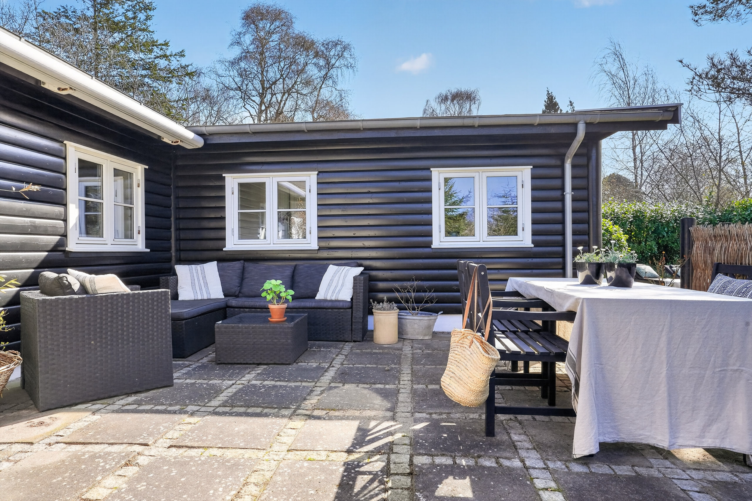 Fremhævet terrasse billede i fuldskærmstilstand. Billede af Storhøjs Alle 9, Strand Esbønderup, 3250 Gilleleje