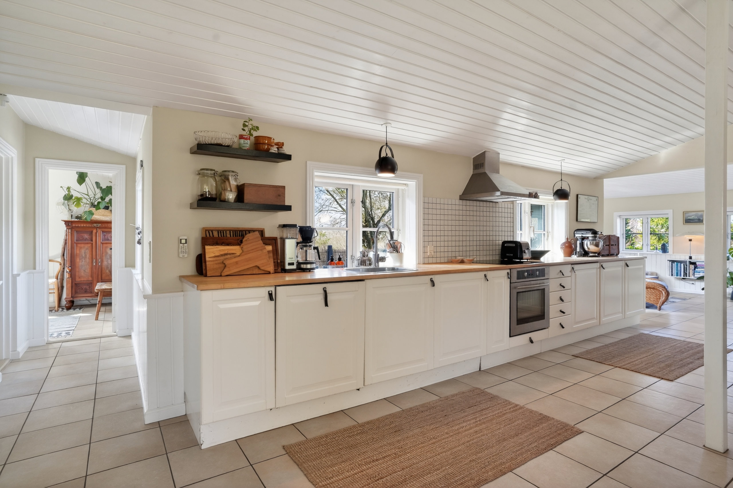 Fremhævet køkken billede i fuldskærmstilstand. Billede af Storhøjs Alle 9, Strand Esbønderup, 3250 Gilleleje