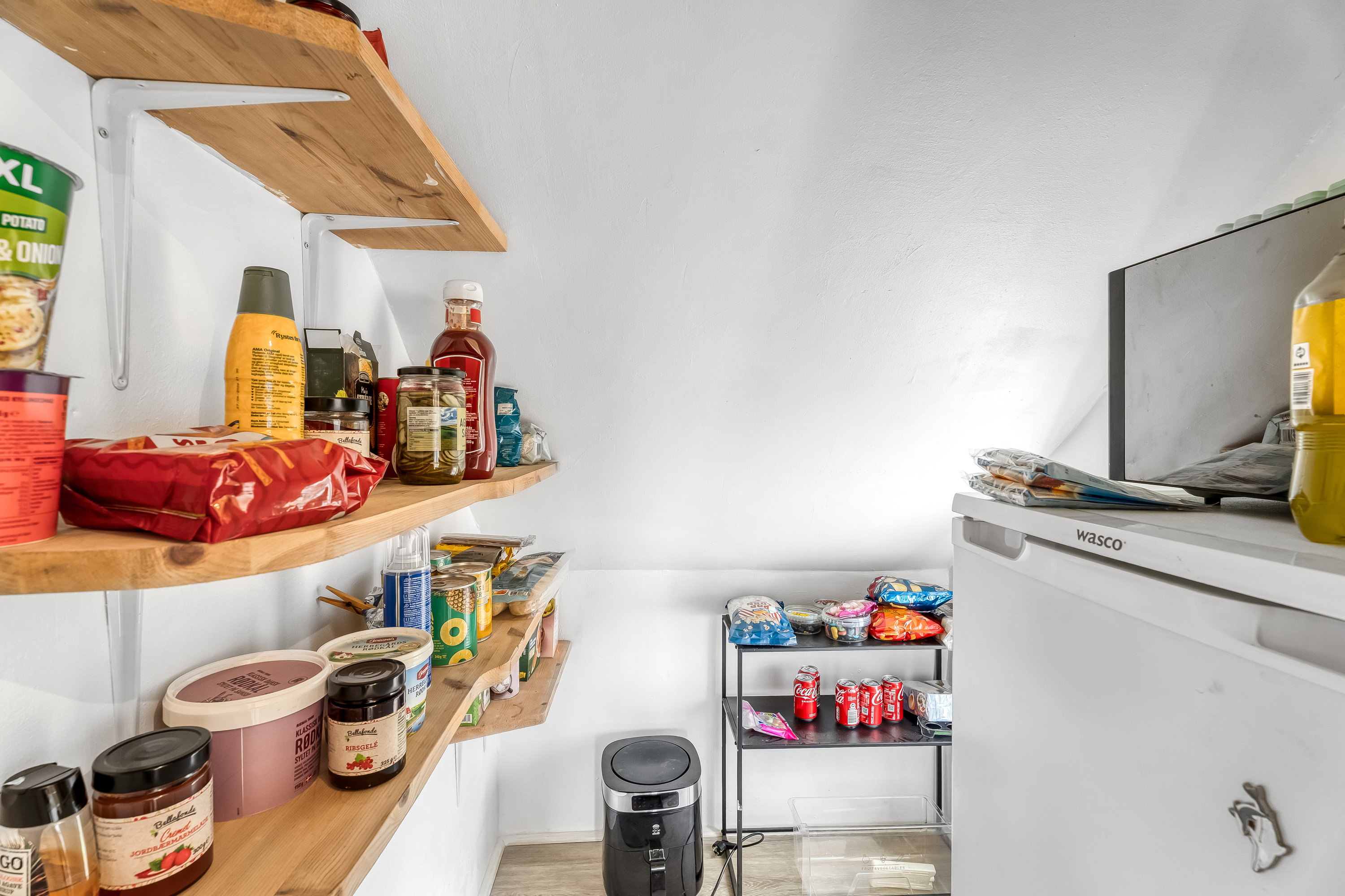 Fremhævet viktualierum billede i fuldskærmstilstand. Billede af Højagervej 3, 4800 Nykøbing F