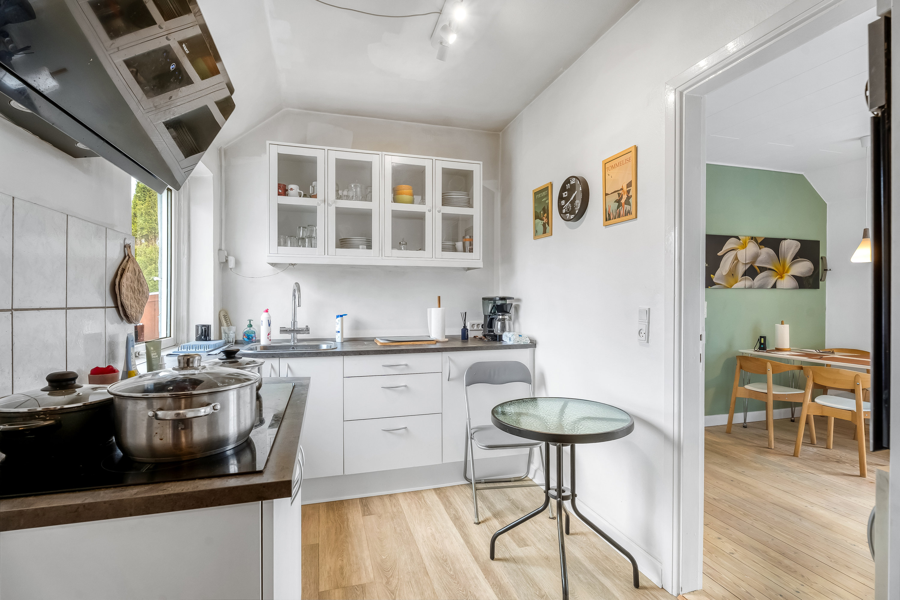 Fremhævet køkken billede i fuldskærmstilstand. Billede af Højagervej 3, 4800 Nykøbing F