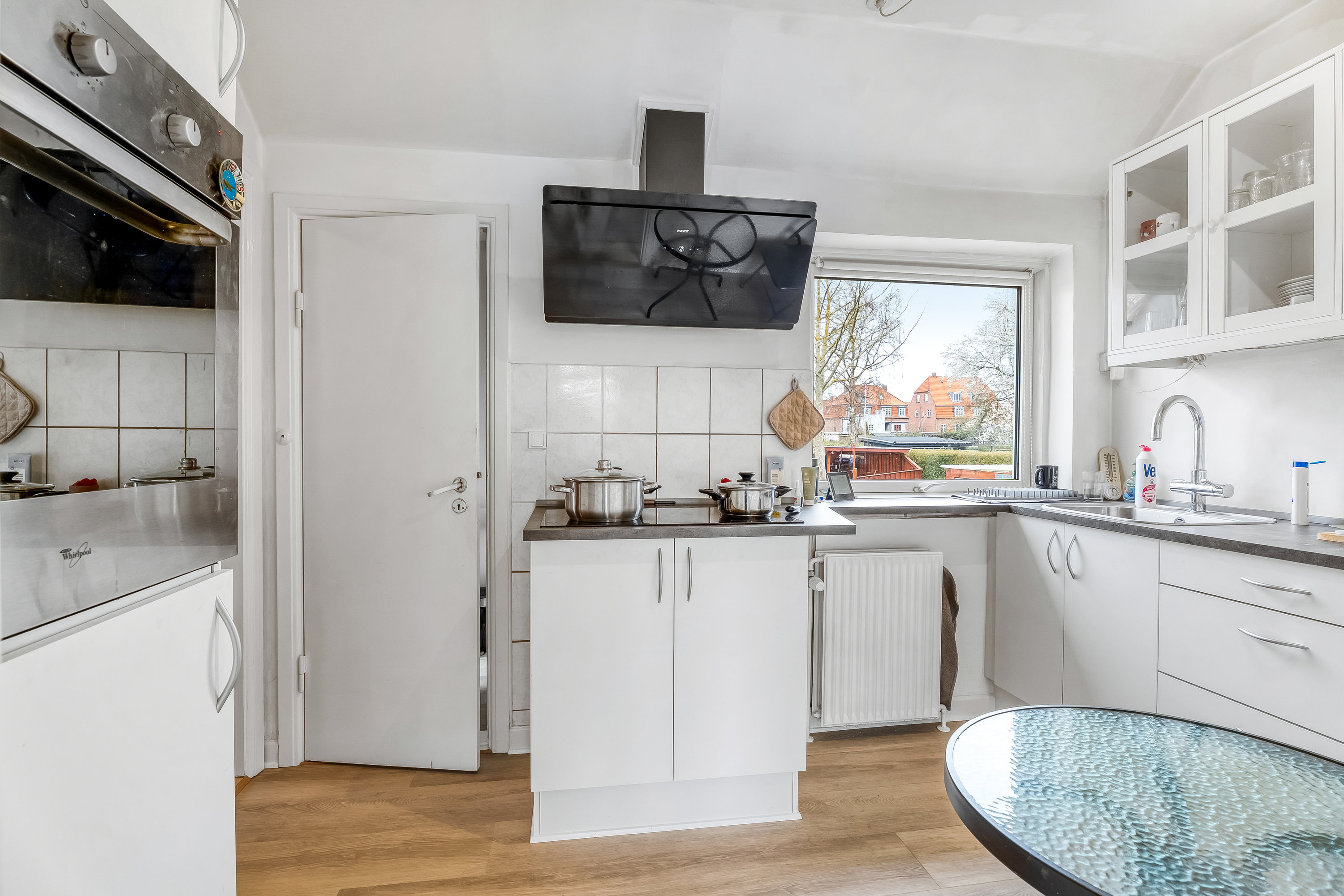 Fremhævet køkken billede i fuldskærmstilstand. Billede af Højagervej 3, 4800 Nykøbing F