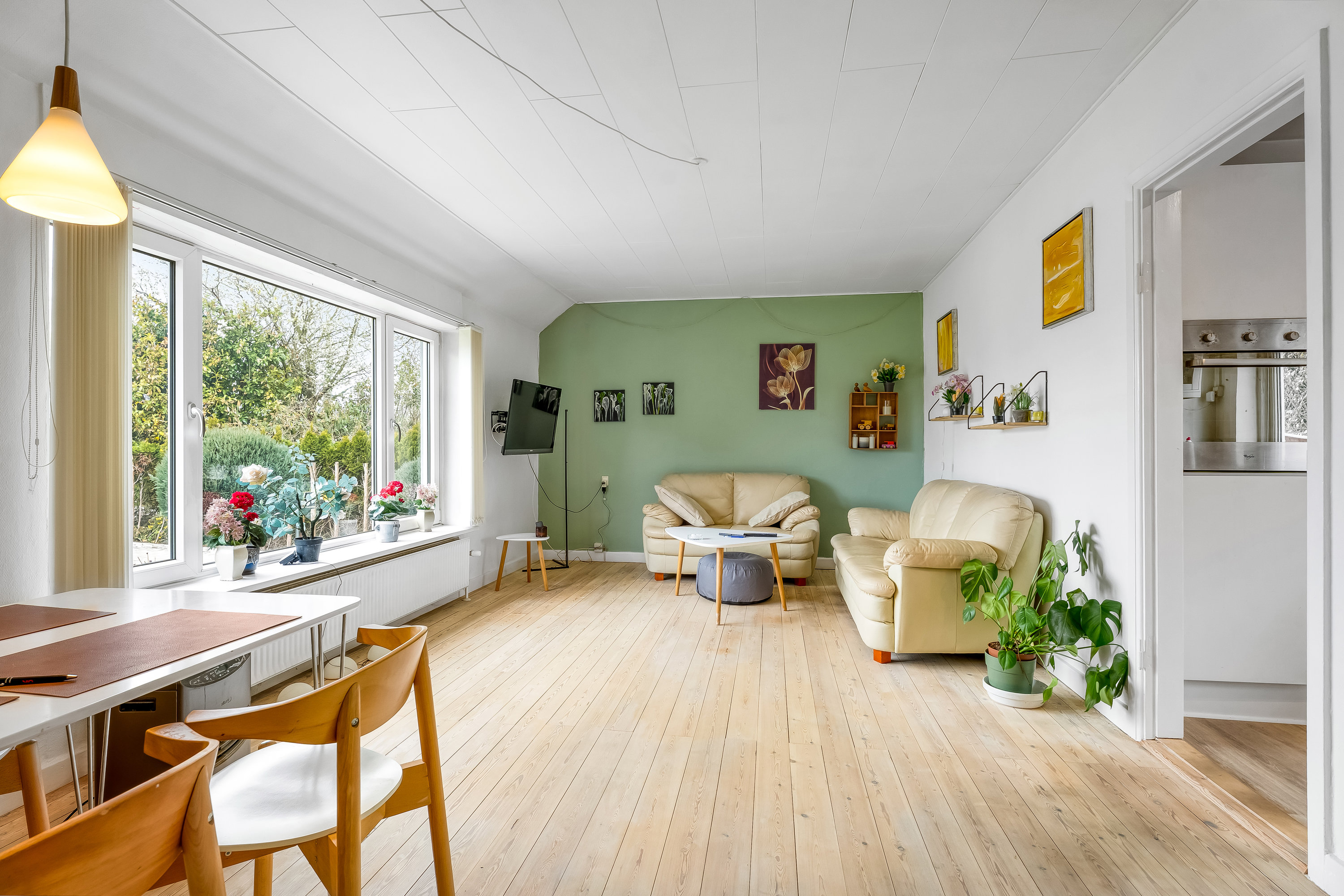 Fremhævet stue billede i fuldskærmstilstand. Billede af Højagervej 3, 4800 Nykøbing F