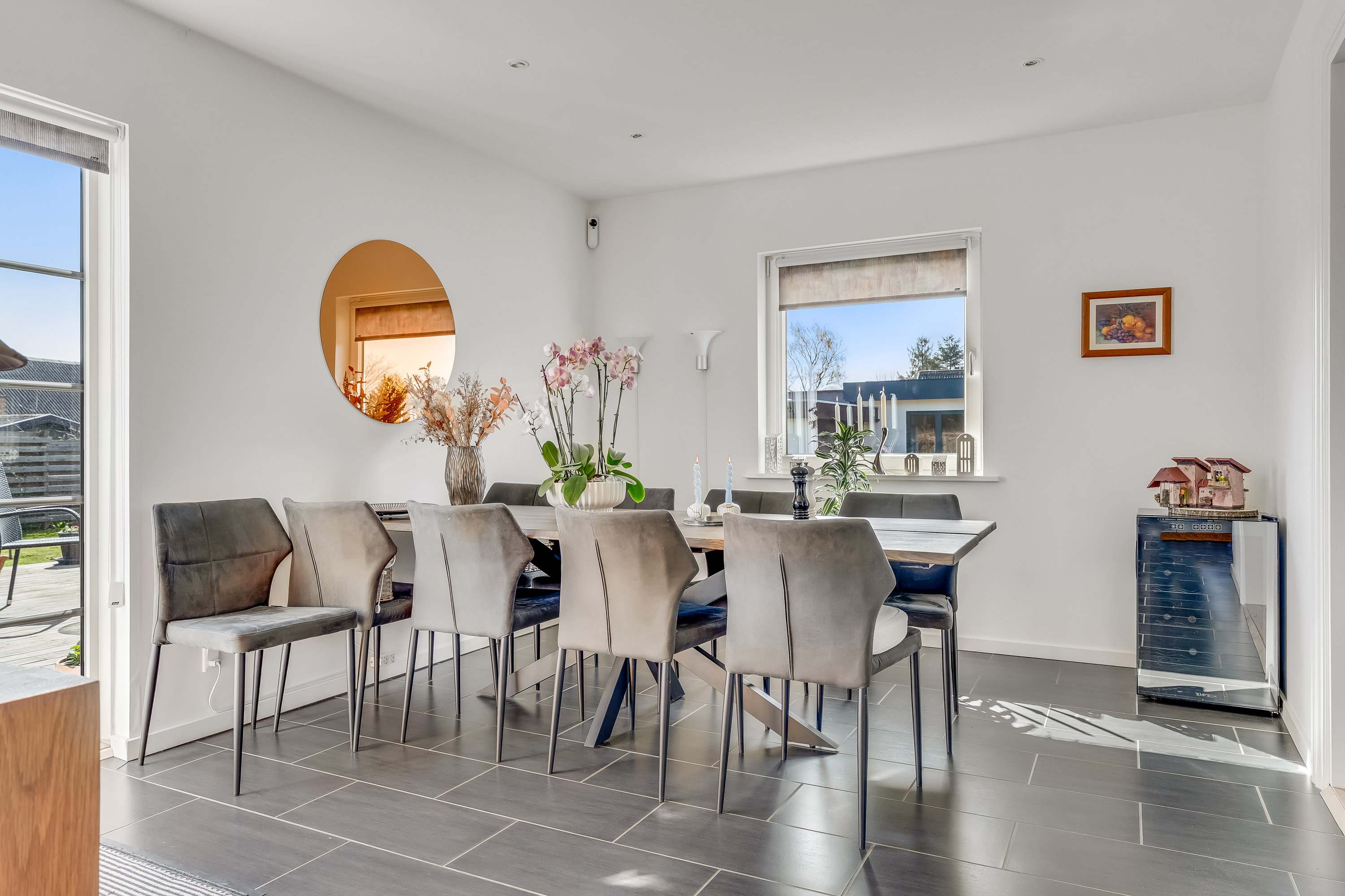 Fremhævet stue billede i fuldskærmstilstand. Billede af Skovvej 37, 4840 Nørre Alslev