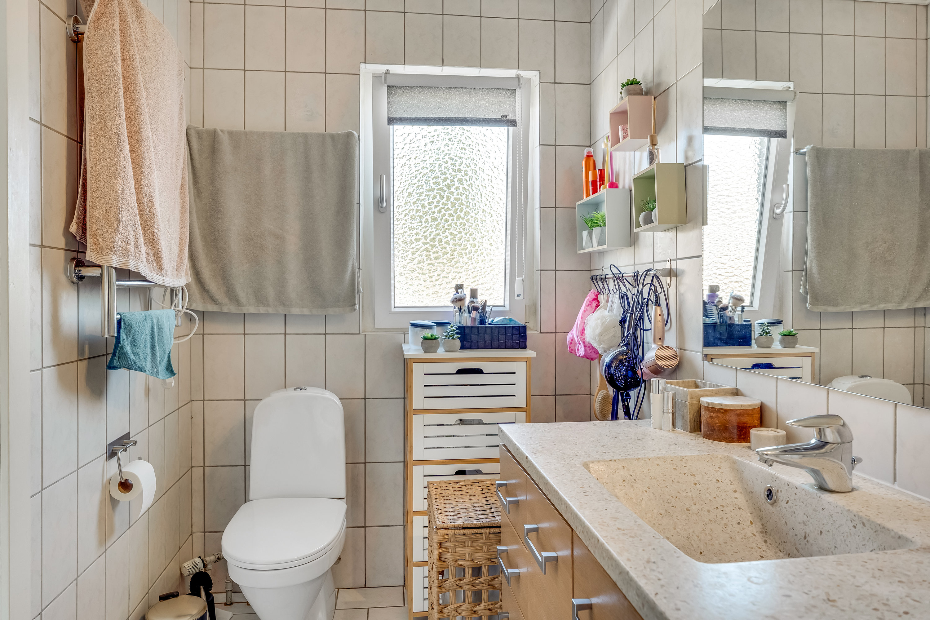 Fremhævet badeværelse billede i fuldskærmstilstand. Billede af Skovvej 37, 4840 Nørre Alslev