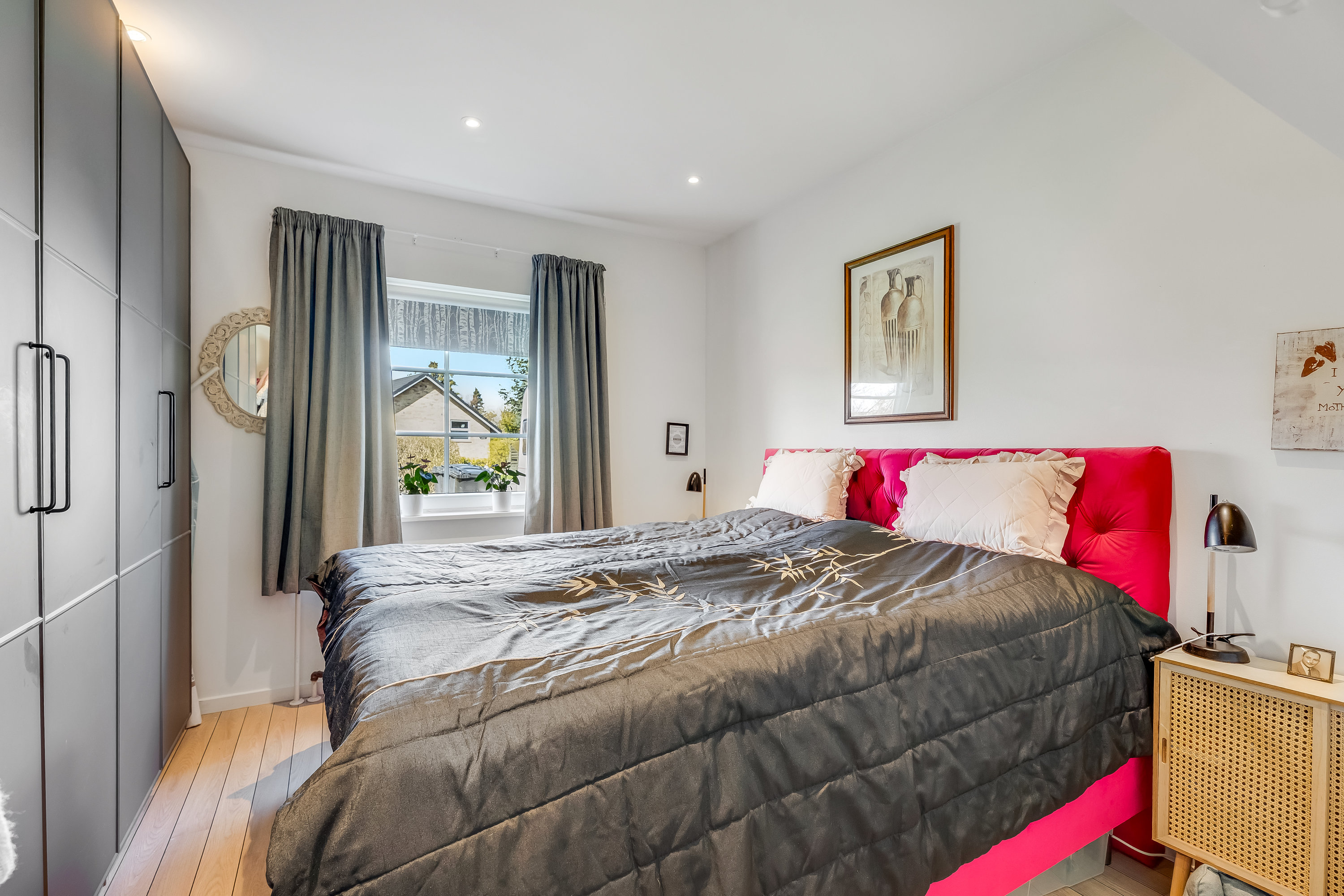 Fremhævet soveværelse billede i fuldskærmstilstand. Billede af Skovvej 37, 4840 Nørre Alslev